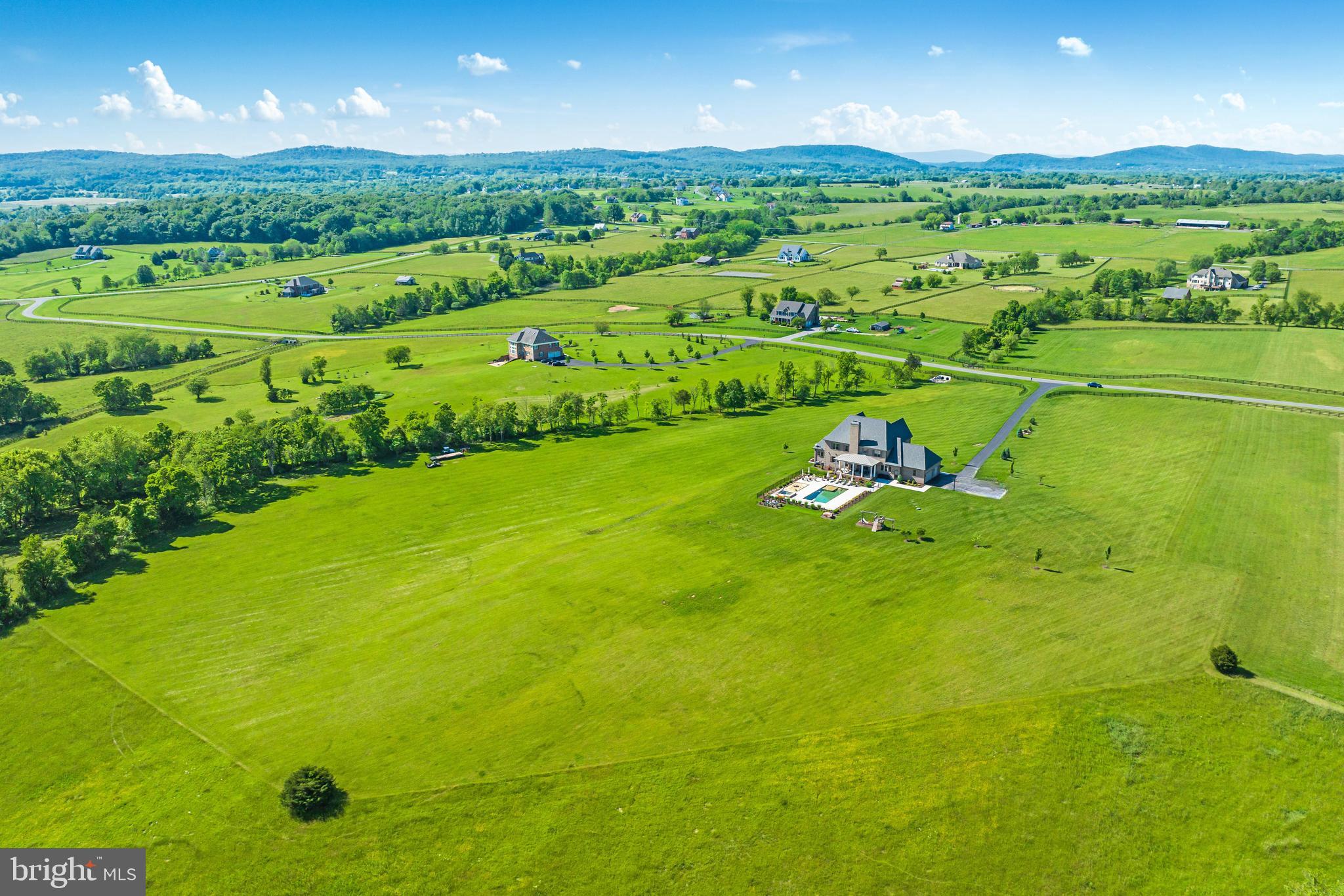 LEE'S CROSSING - Residential