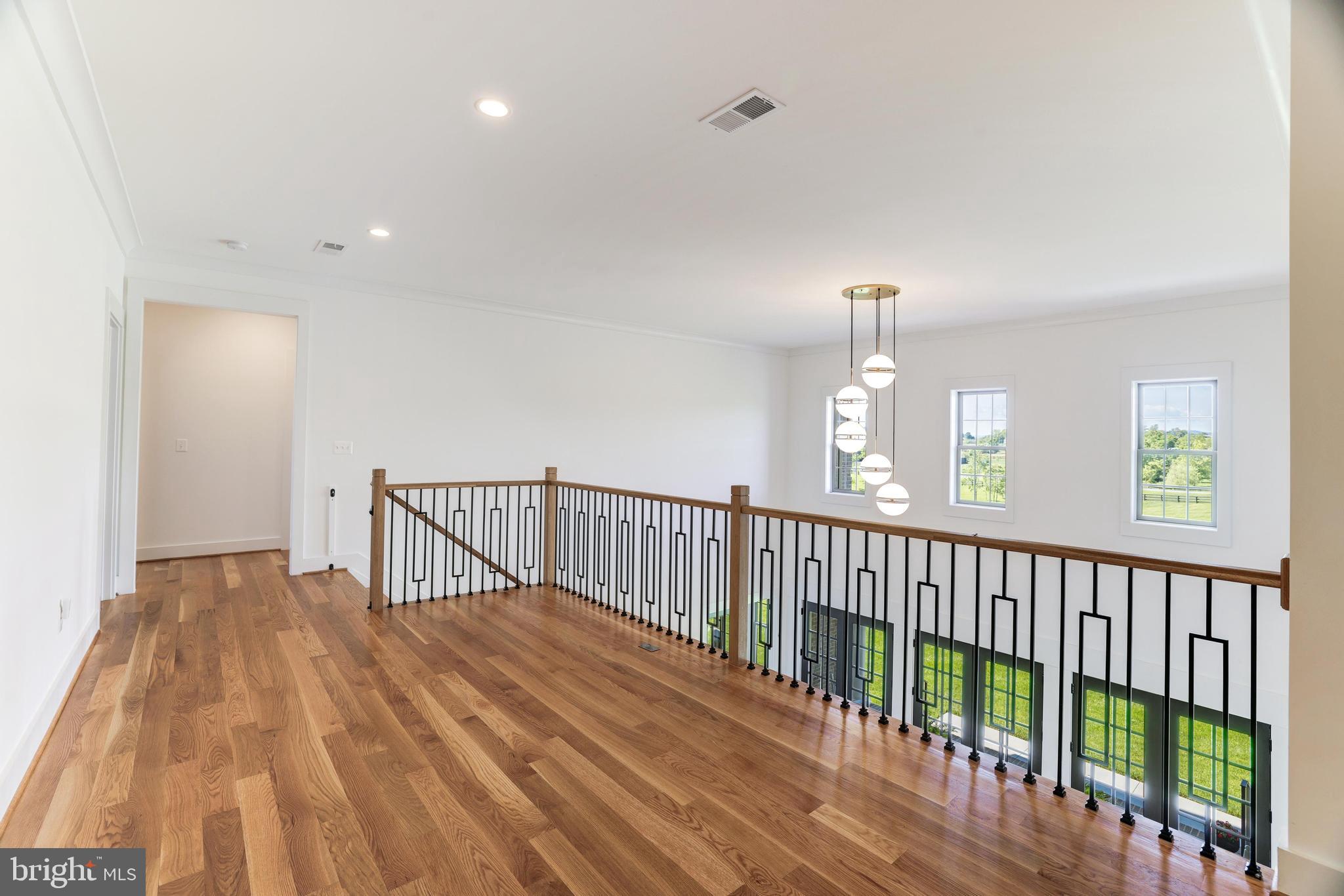 LEE'S CROSSING - Residential