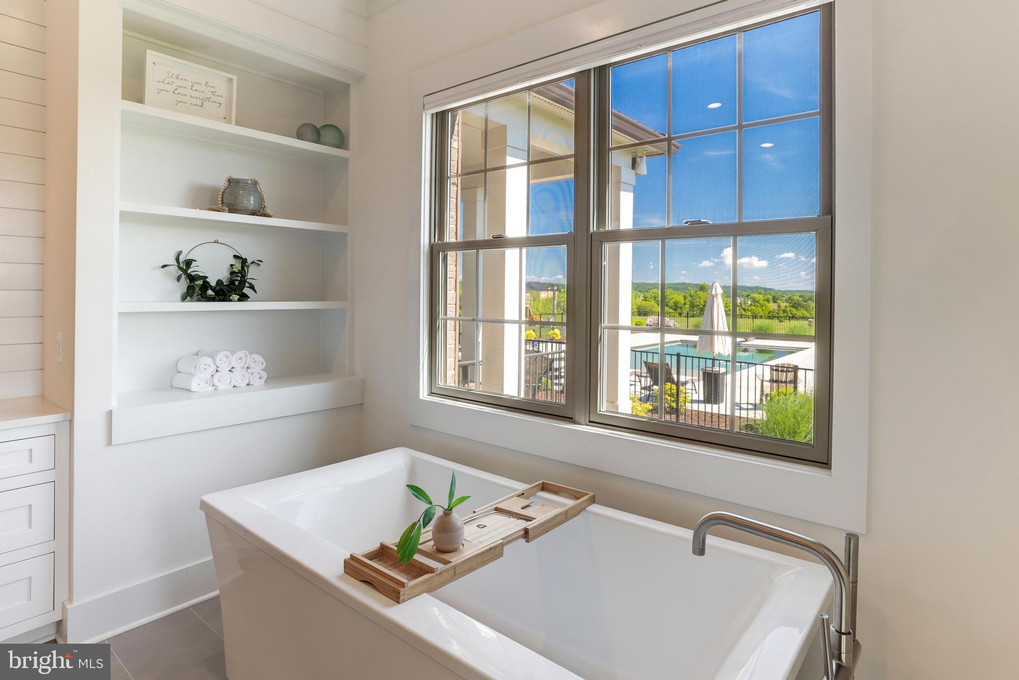 LEE'S CROSSING - Residential