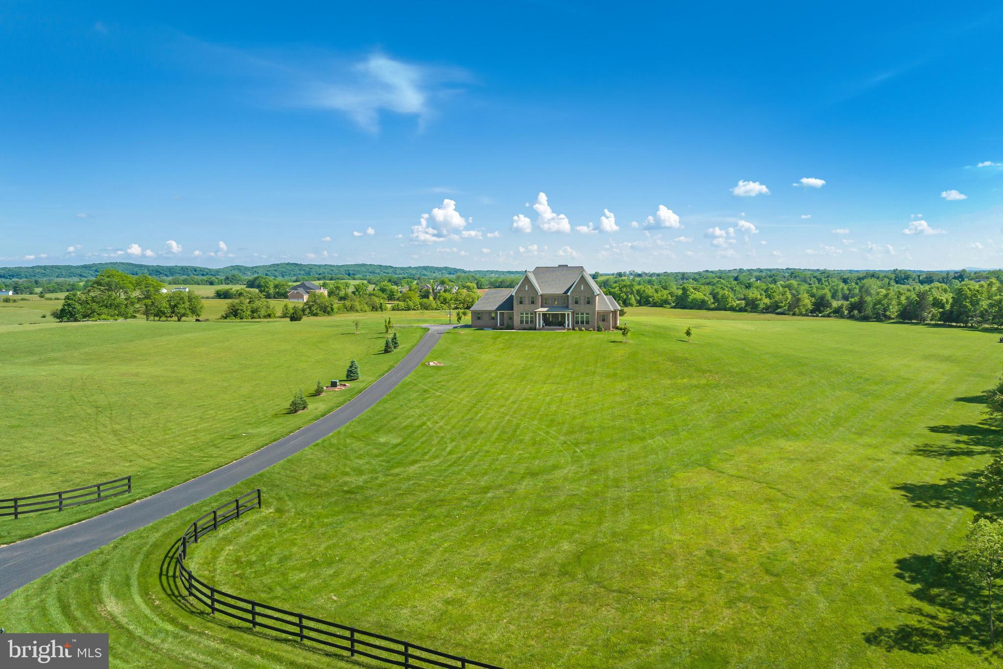 LEE'S CROSSING - Residential