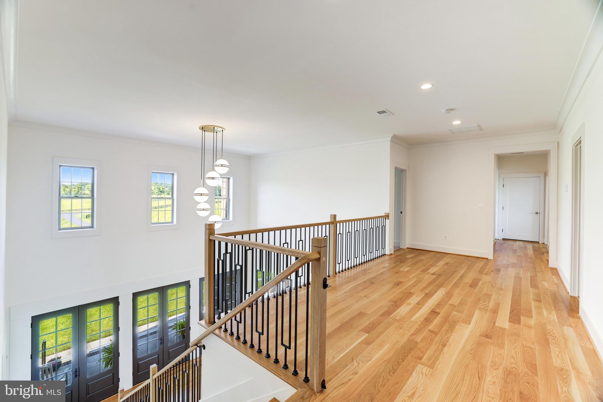 LEE'S CROSSING - Residential