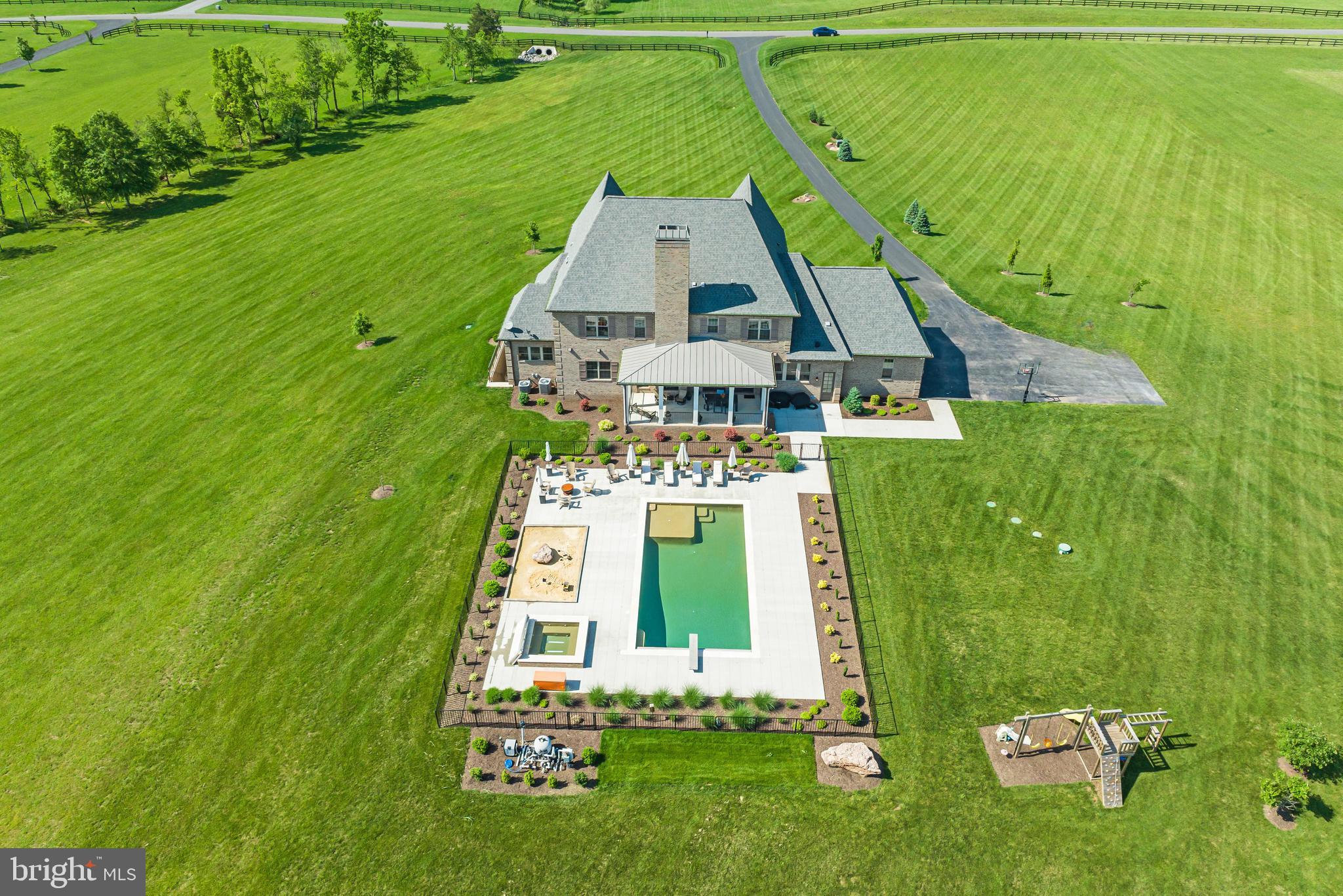 LEE'S CROSSING - Residential