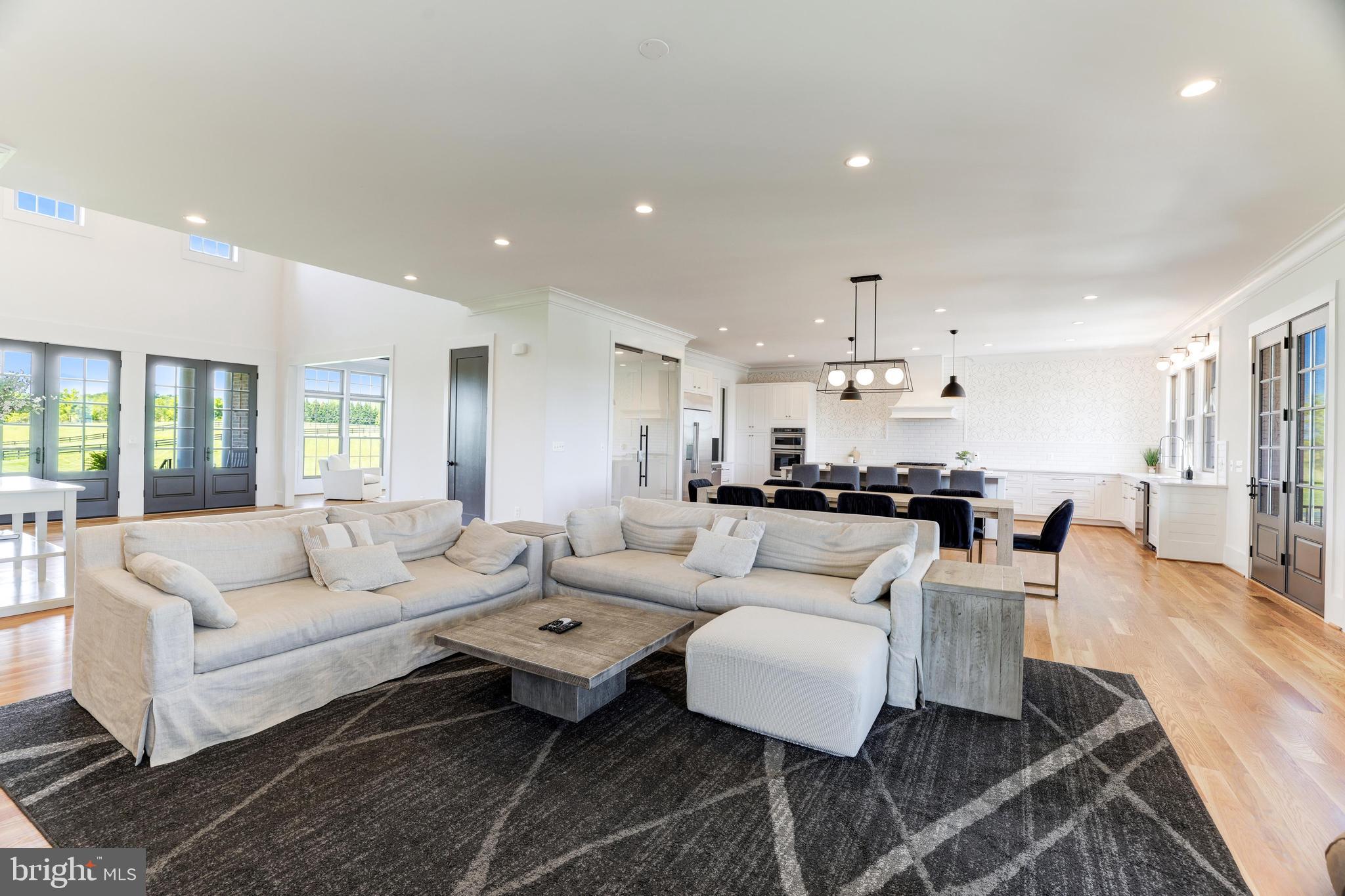 LEE'S CROSSING - Residential