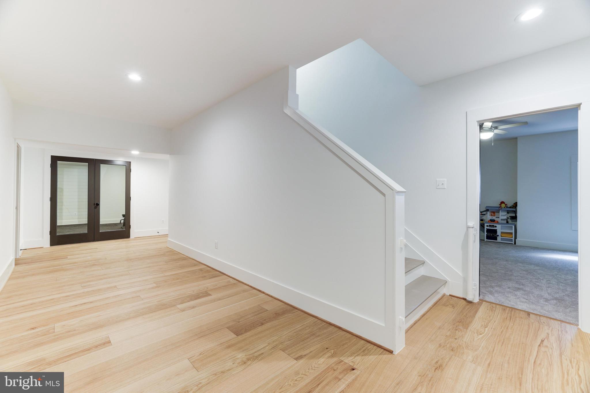 LEE'S CROSSING - Residential