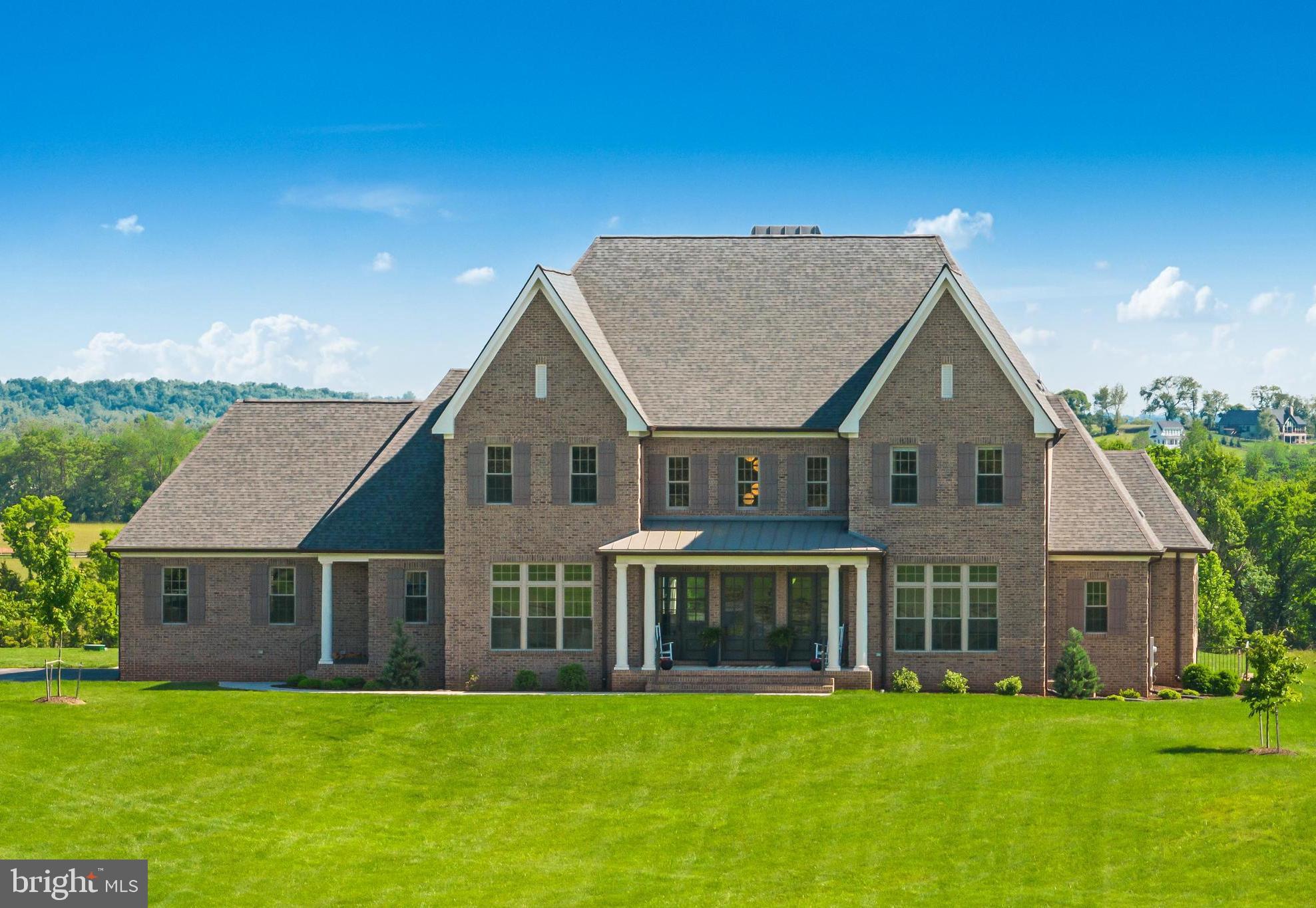 LEE'S CROSSING - Residential