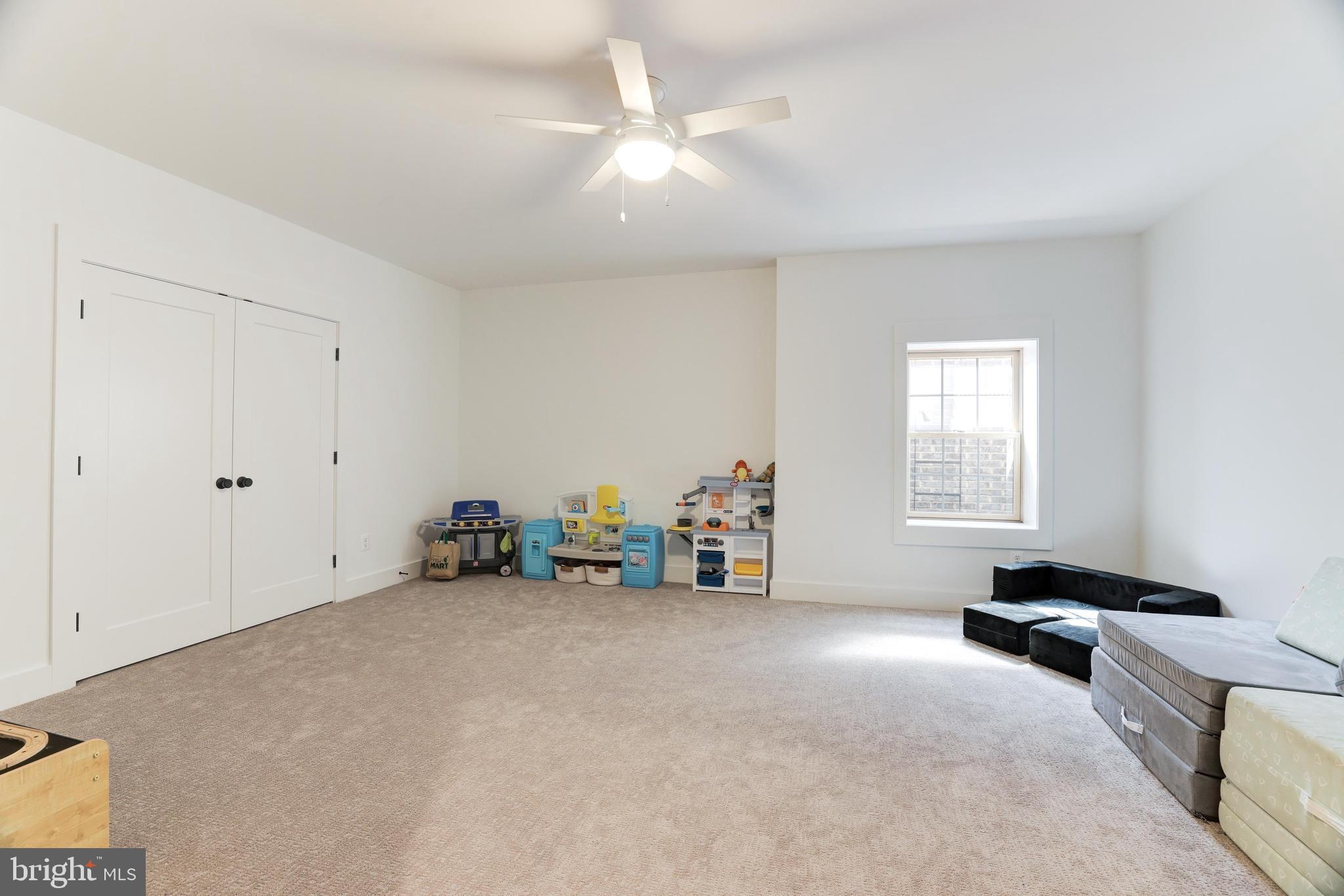 LEE'S CROSSING - Residential