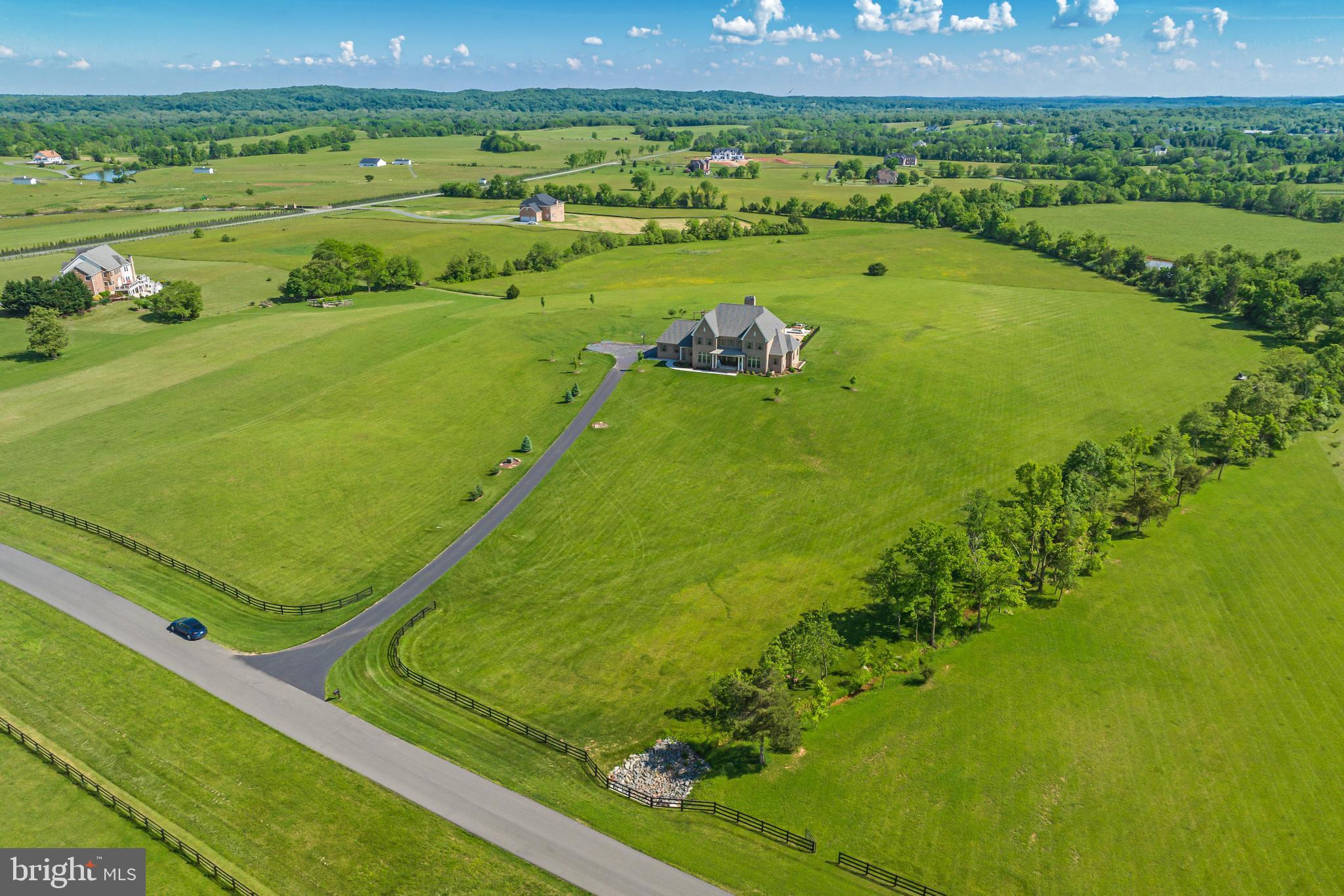 LEE'S CROSSING - Residential