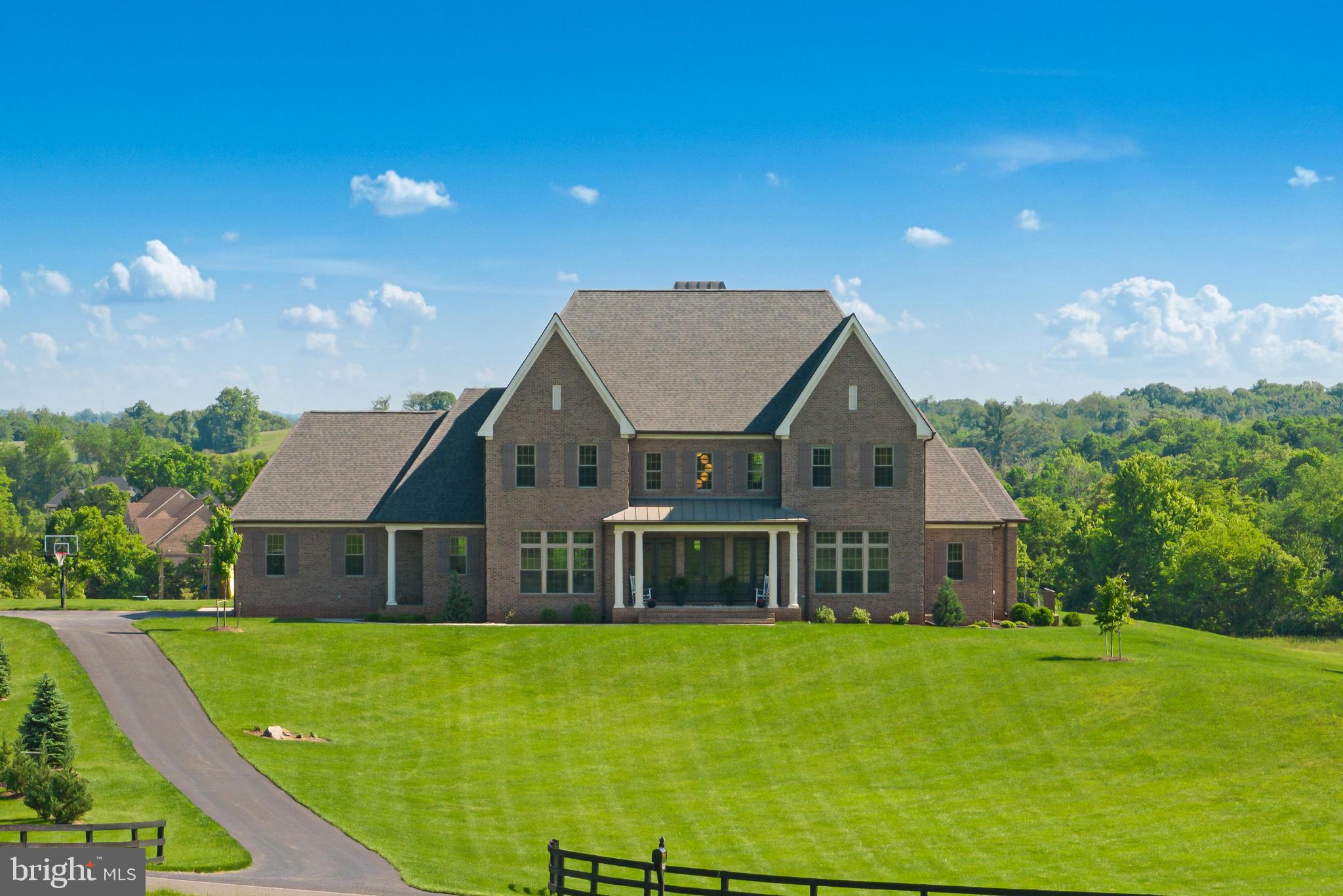 LEE'S CROSSING - Residential