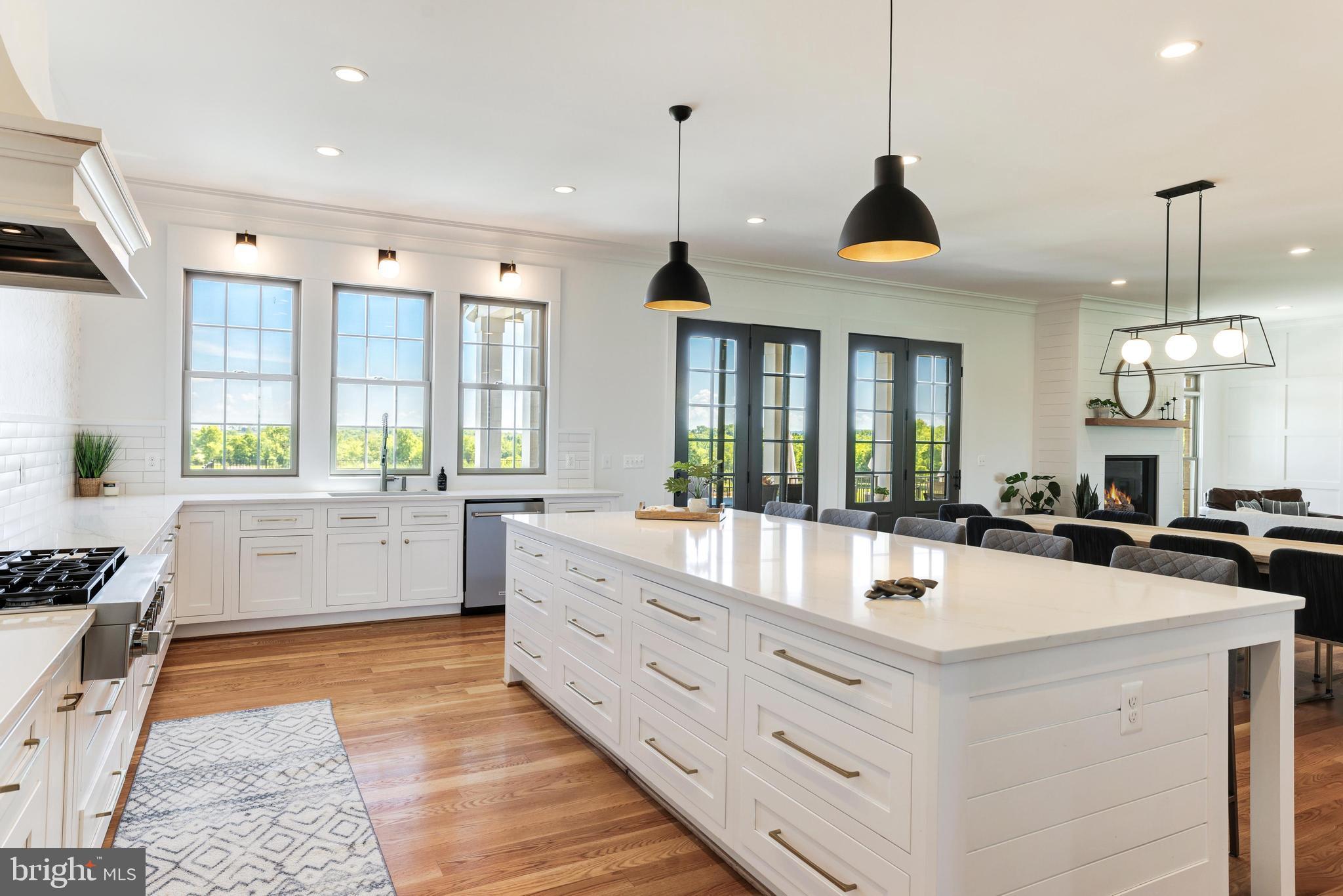 LEE'S CROSSING - Residential