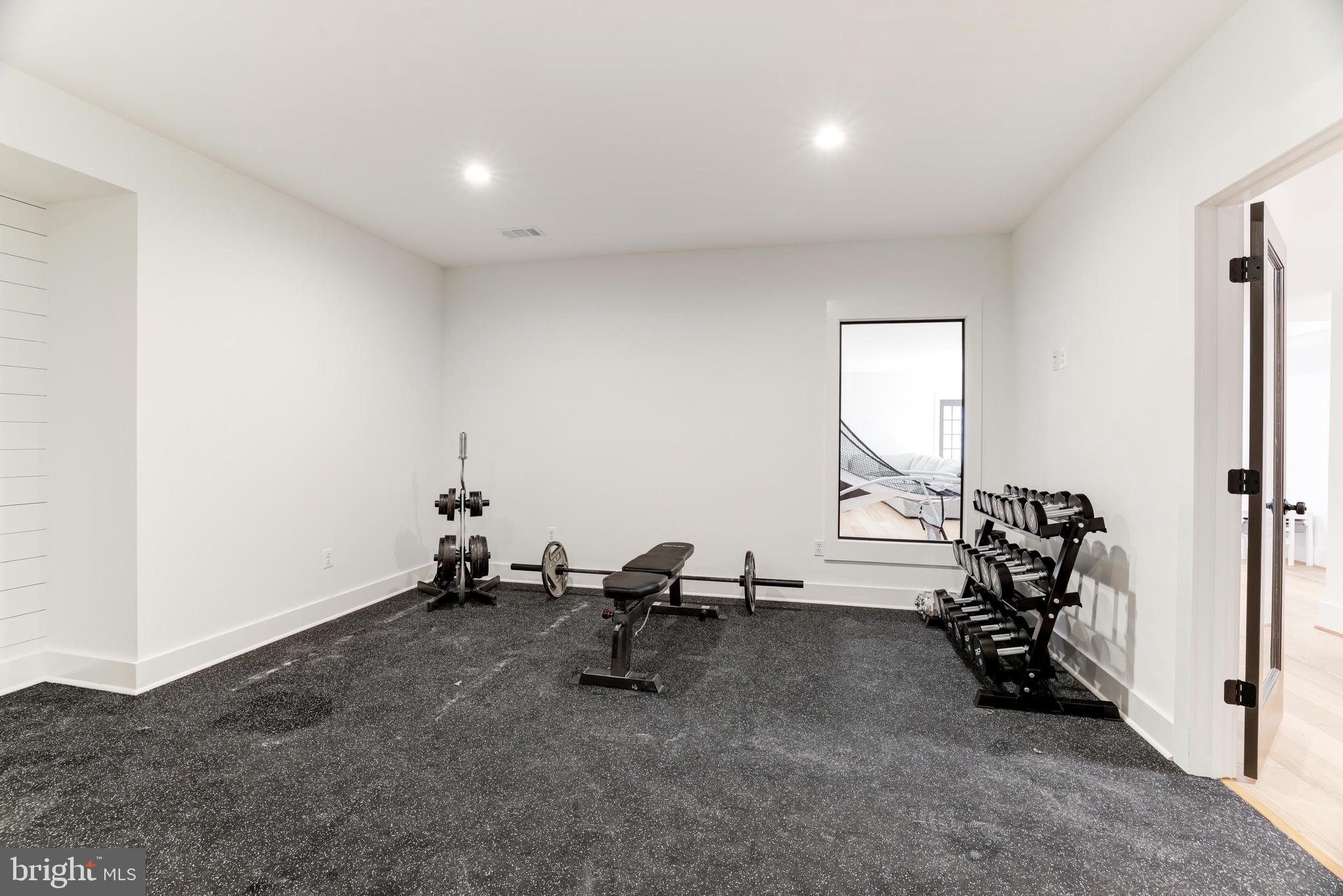 LEE'S CROSSING - Residential