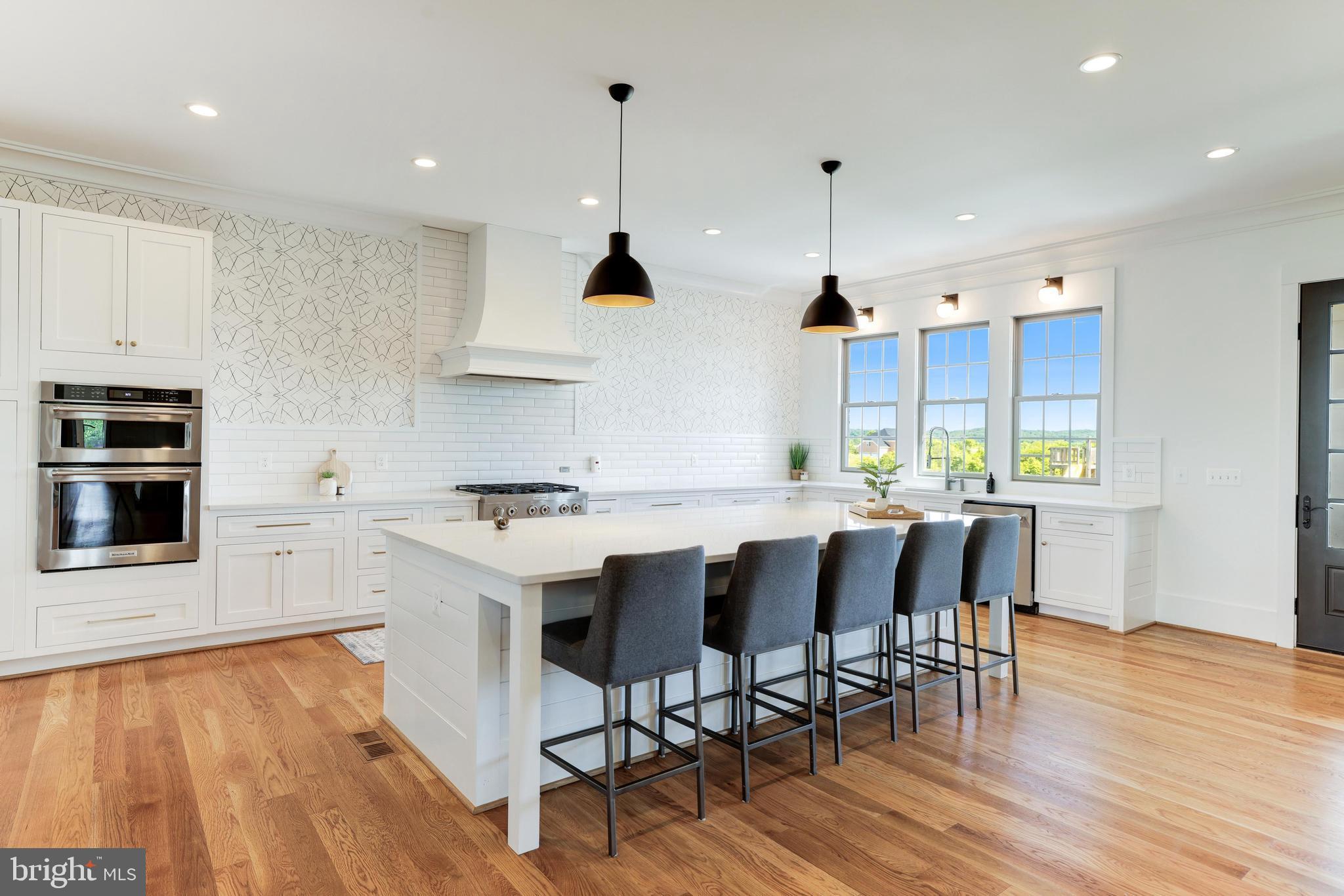 LEE'S CROSSING - Residential