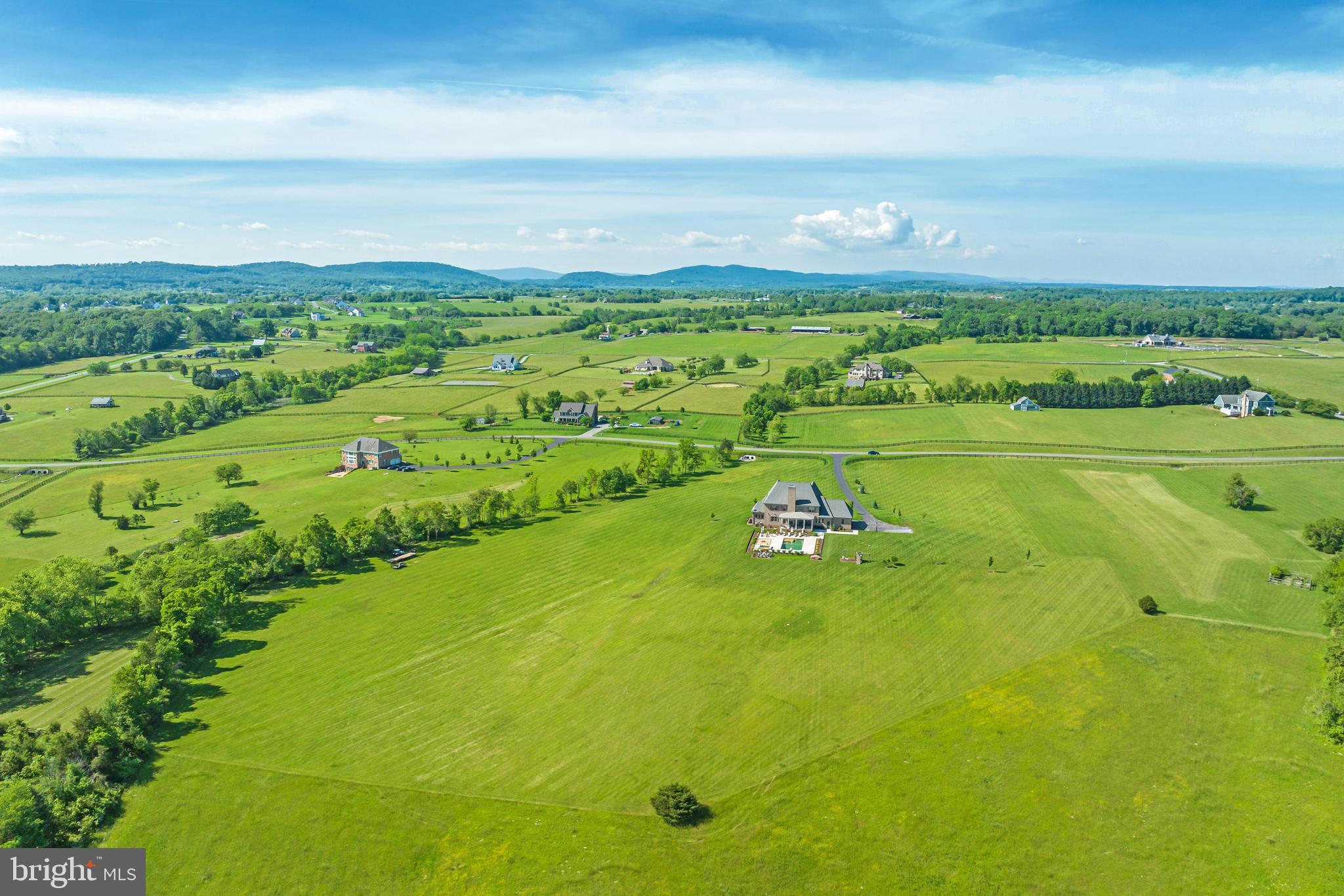 LEE'S CROSSING - Residential