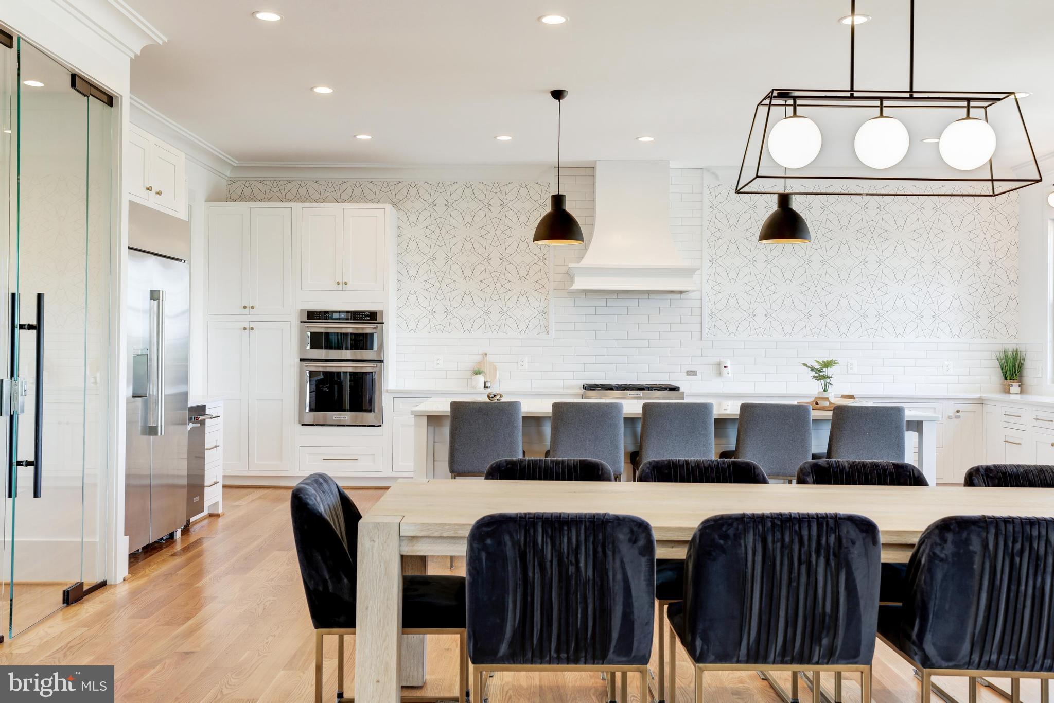 LEE'S CROSSING - Residential