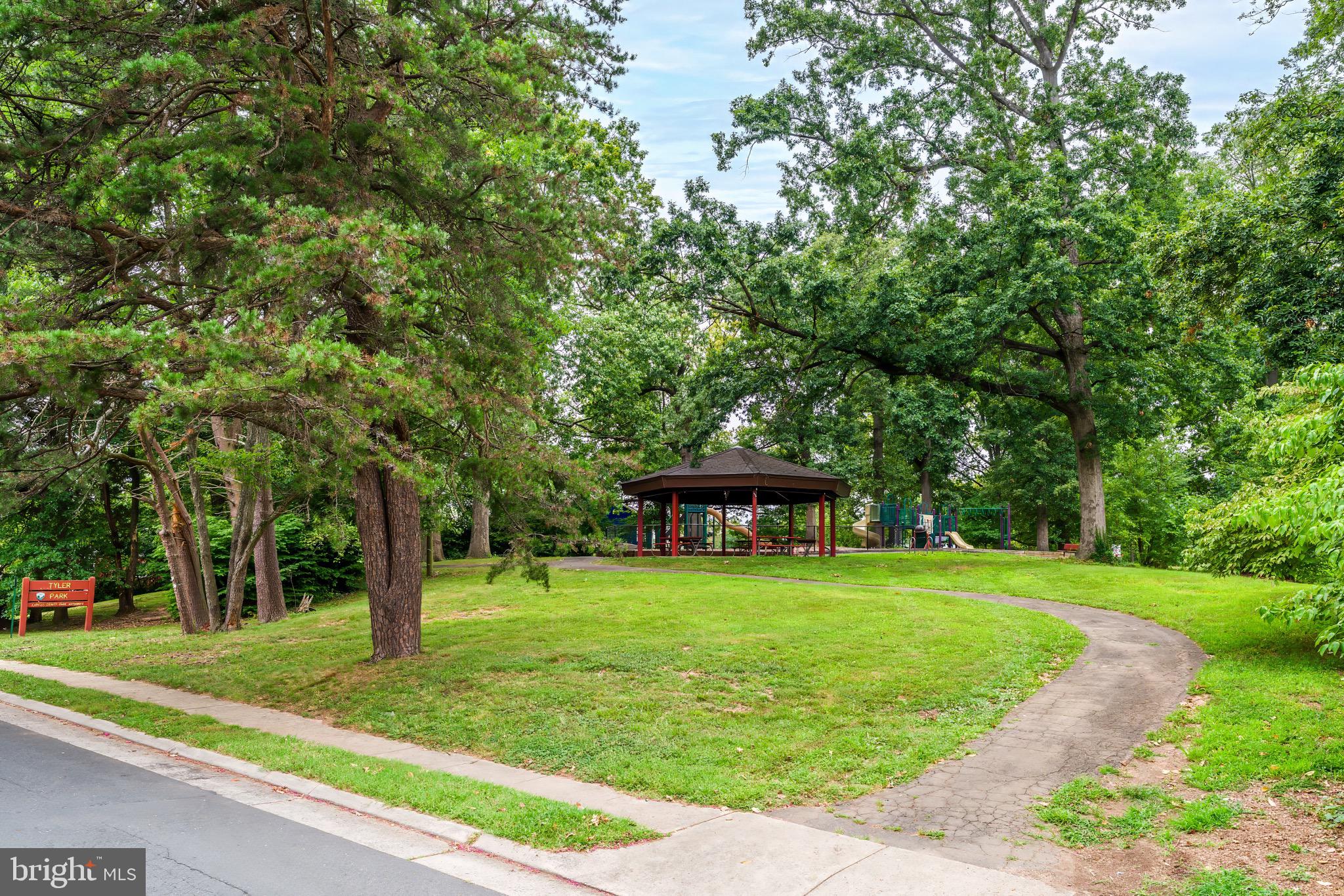 TYLER PARK - Residential