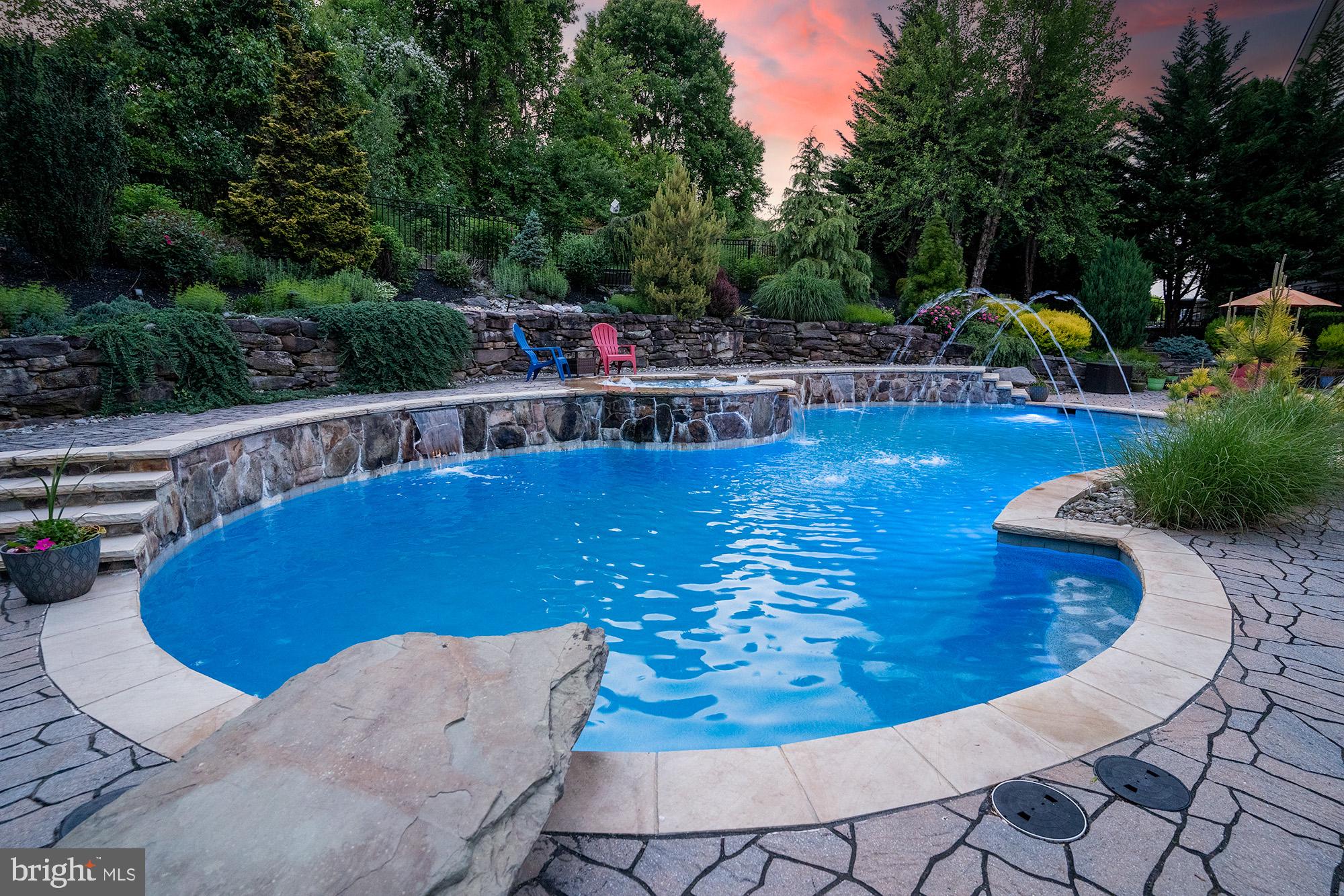 RIVER DOWNS - Residential