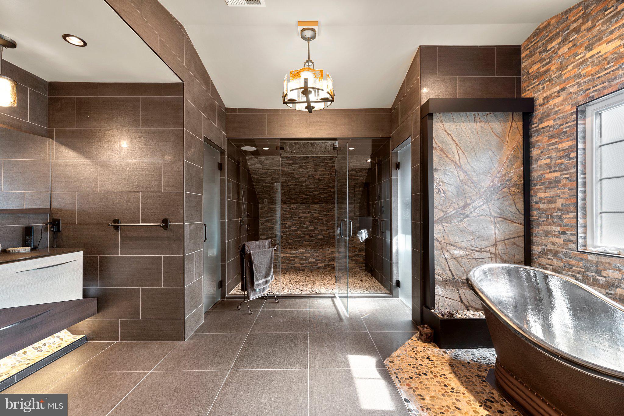 RIVER DOWNS - Residential