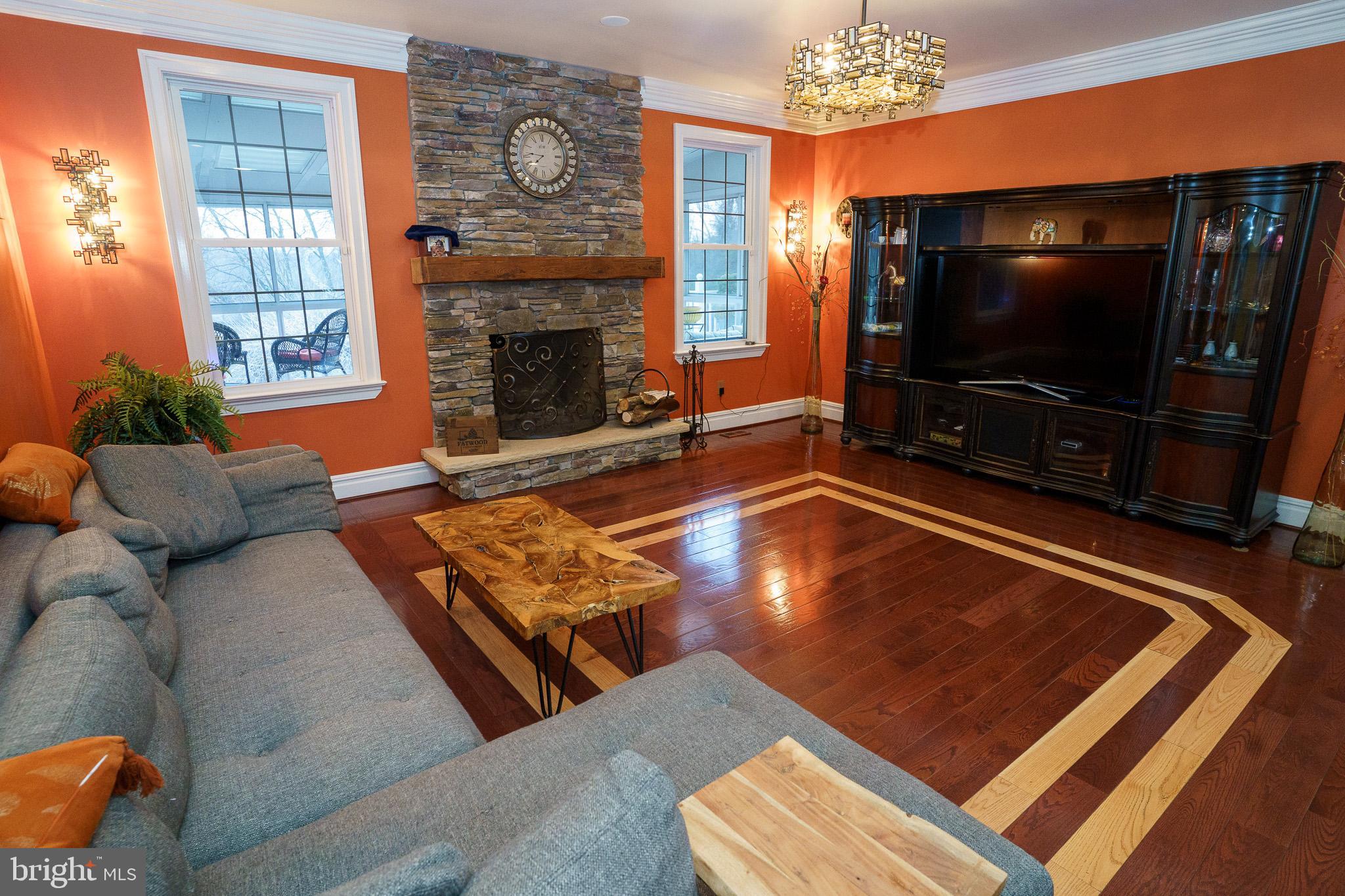 RIVER DOWNS - Residential