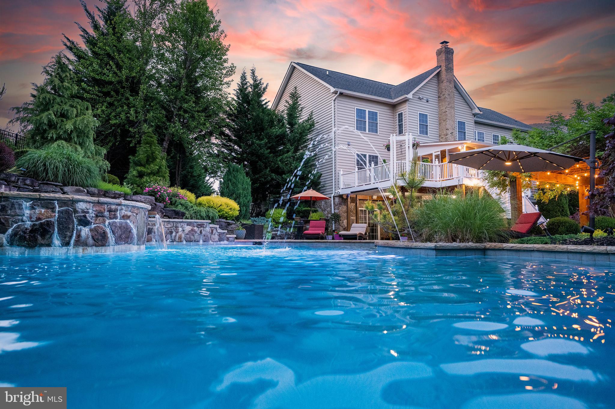 RIVER DOWNS - Residential