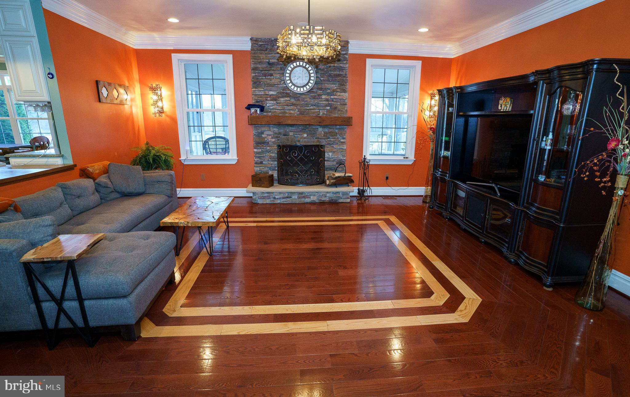 RIVER DOWNS - Residential