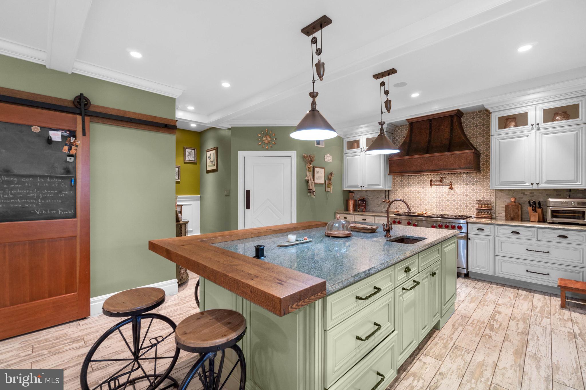 RIVER DOWNS - Residential