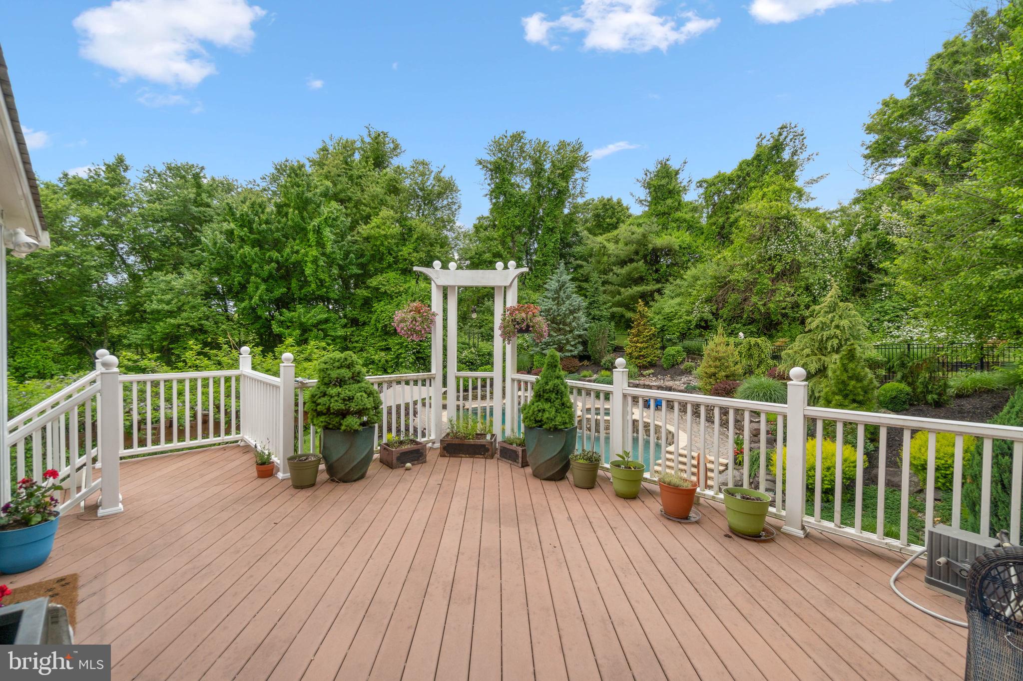 RIVER DOWNS - Residential