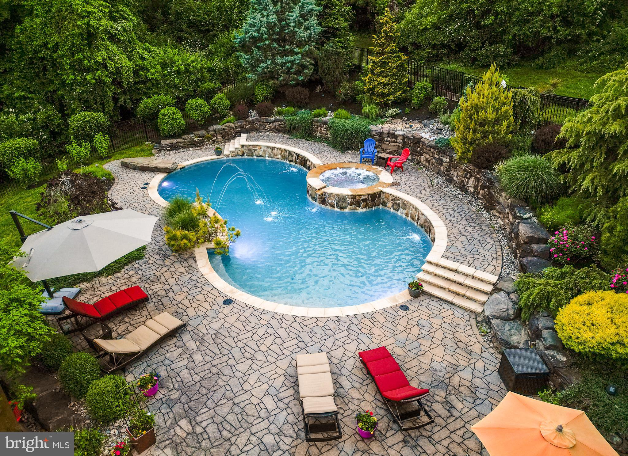 RIVER DOWNS - Residential