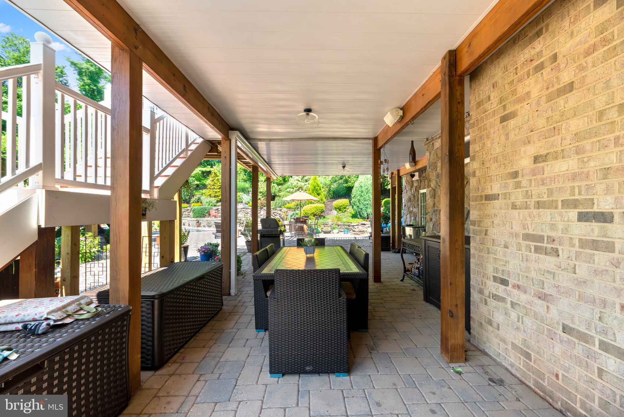 RIVER DOWNS - Residential