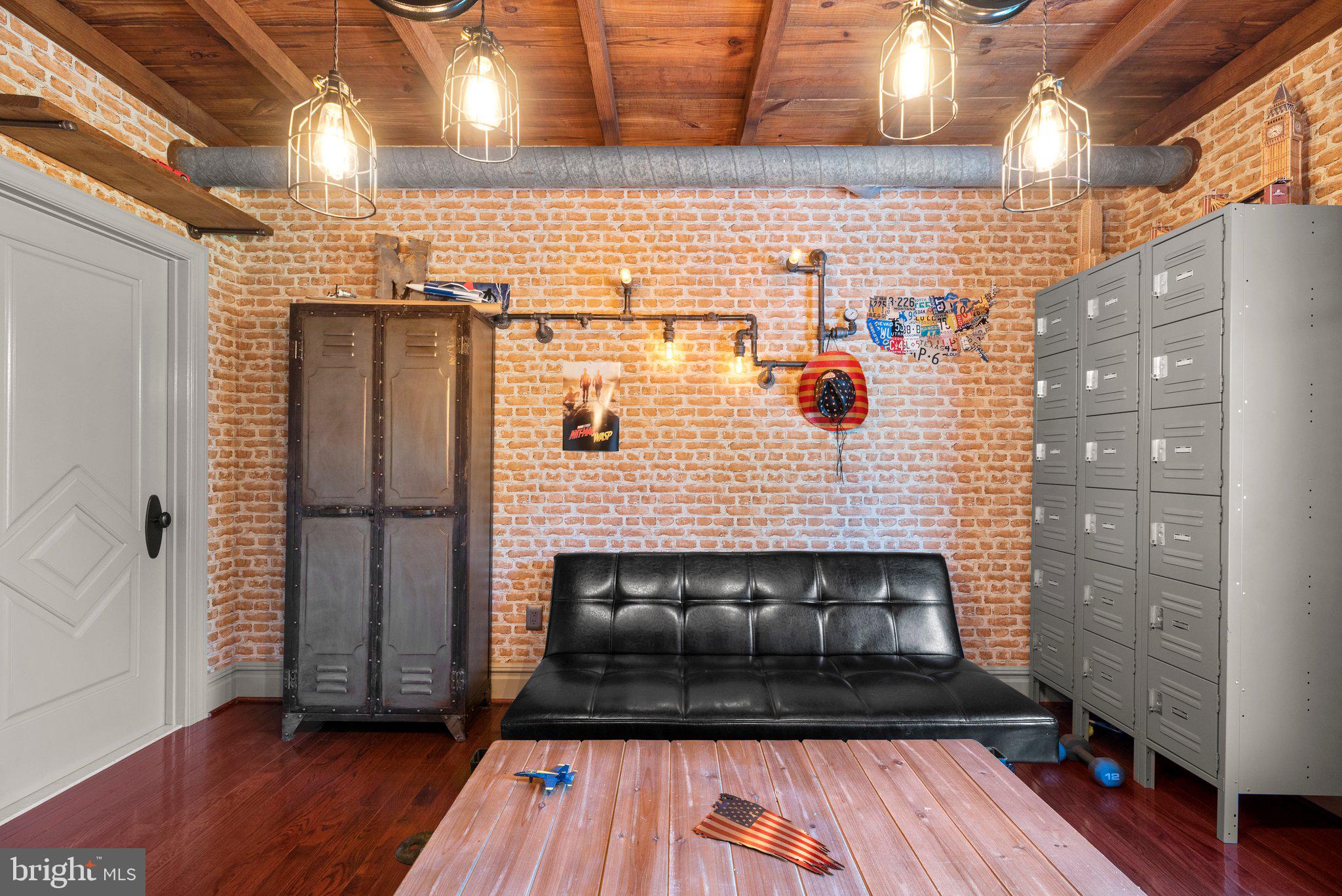 RIVER DOWNS - Residential