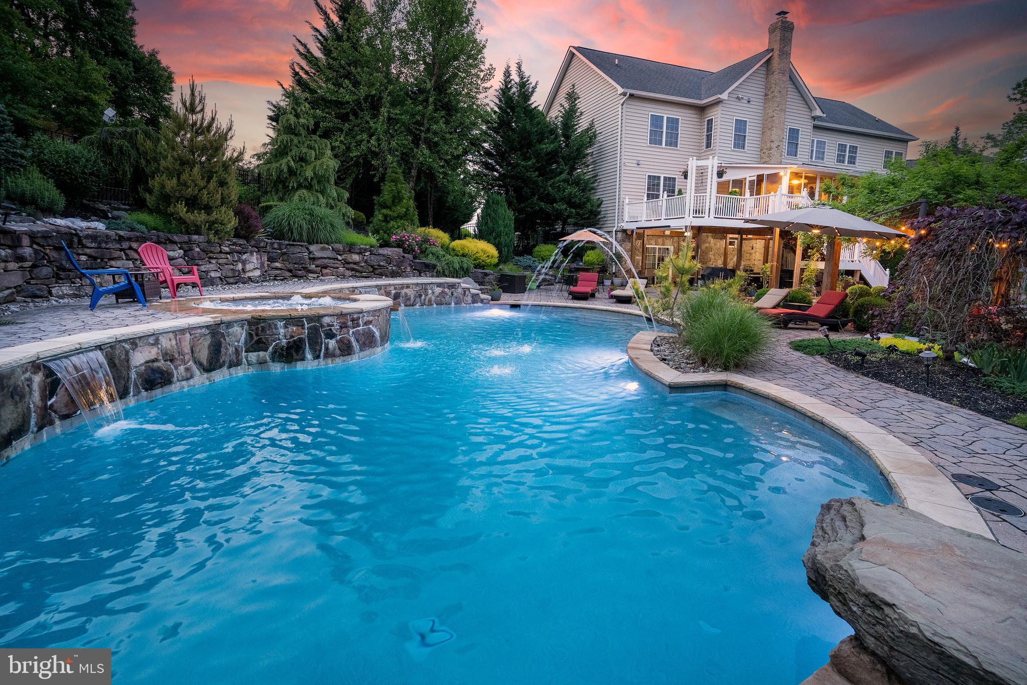 RIVER DOWNS - Residential