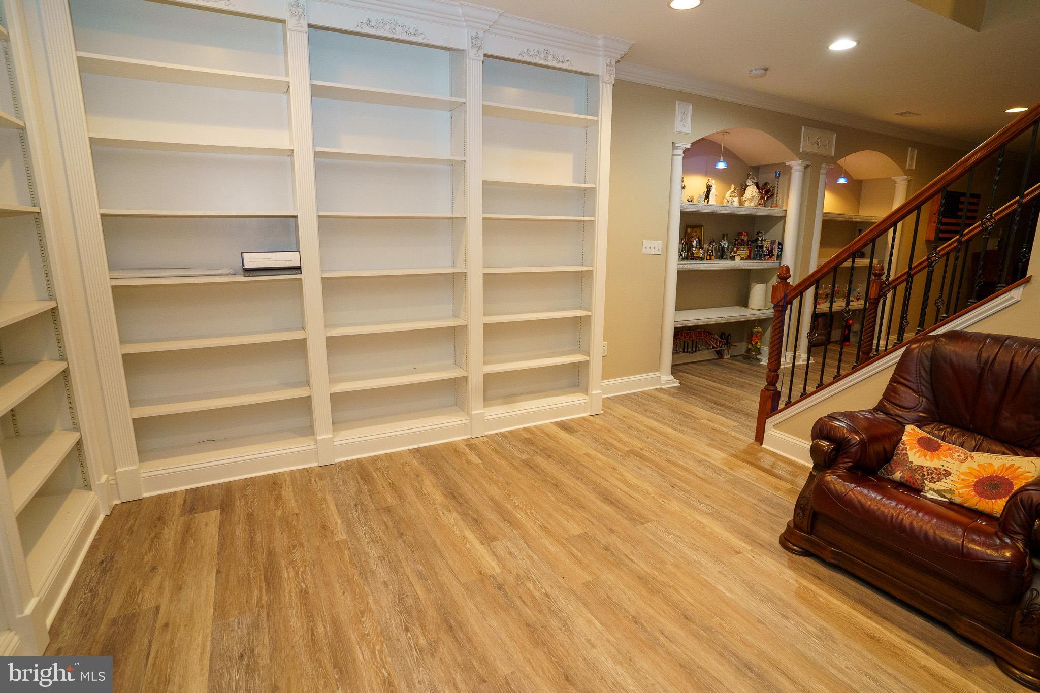 RIVER DOWNS - Residential