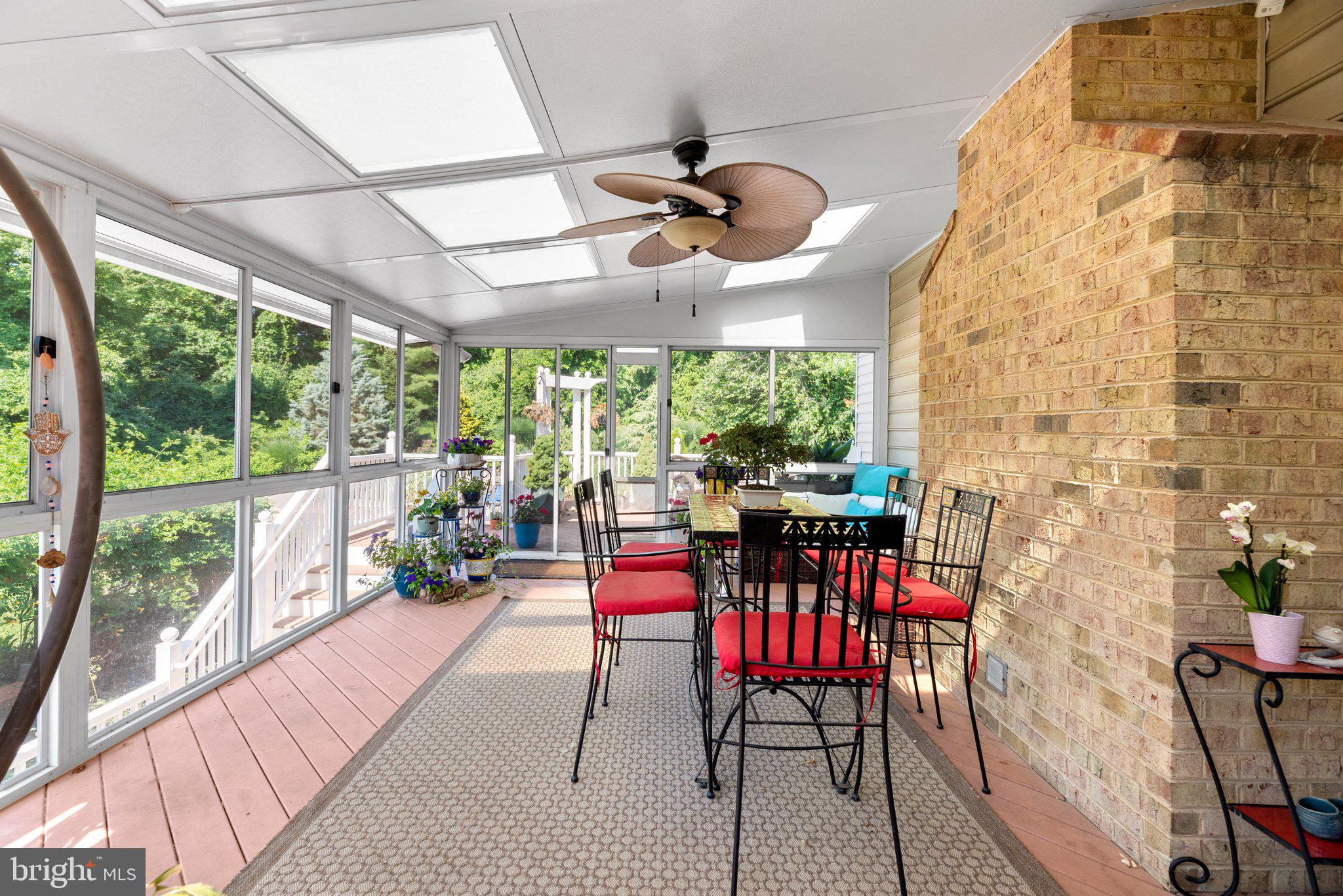 RIVER DOWNS - Residential