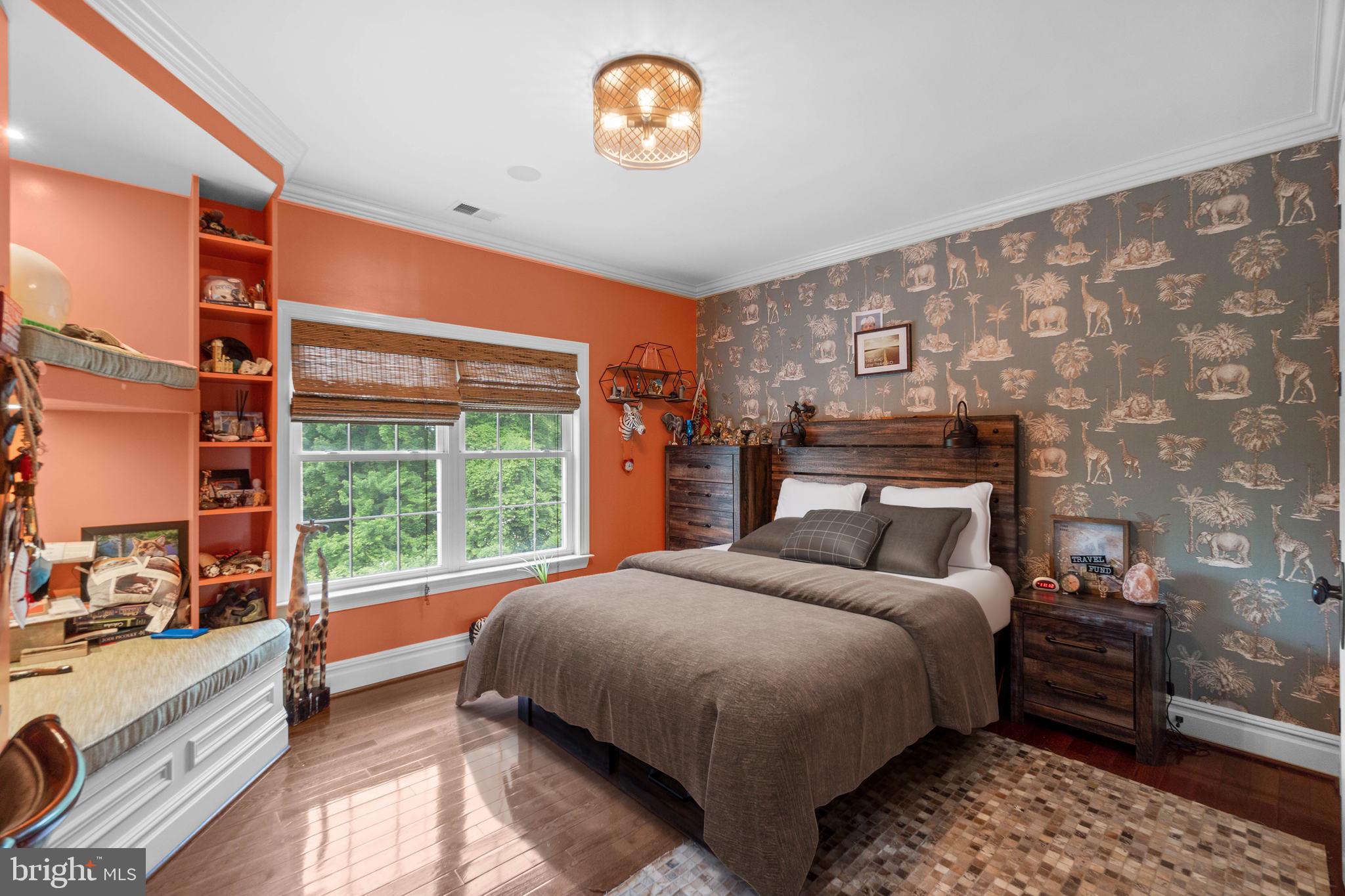 RIVER DOWNS - Residential