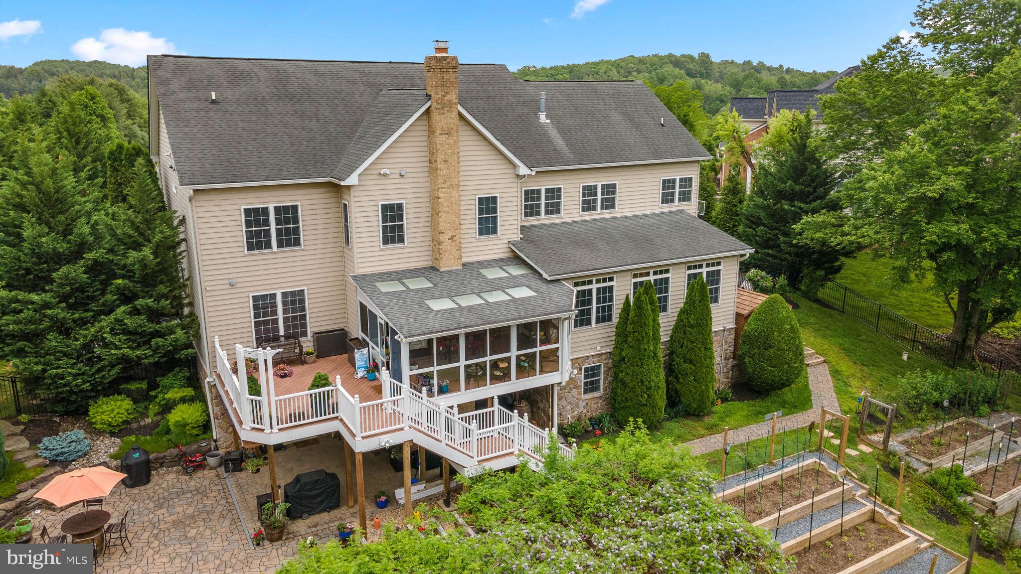 RIVER DOWNS - Residential