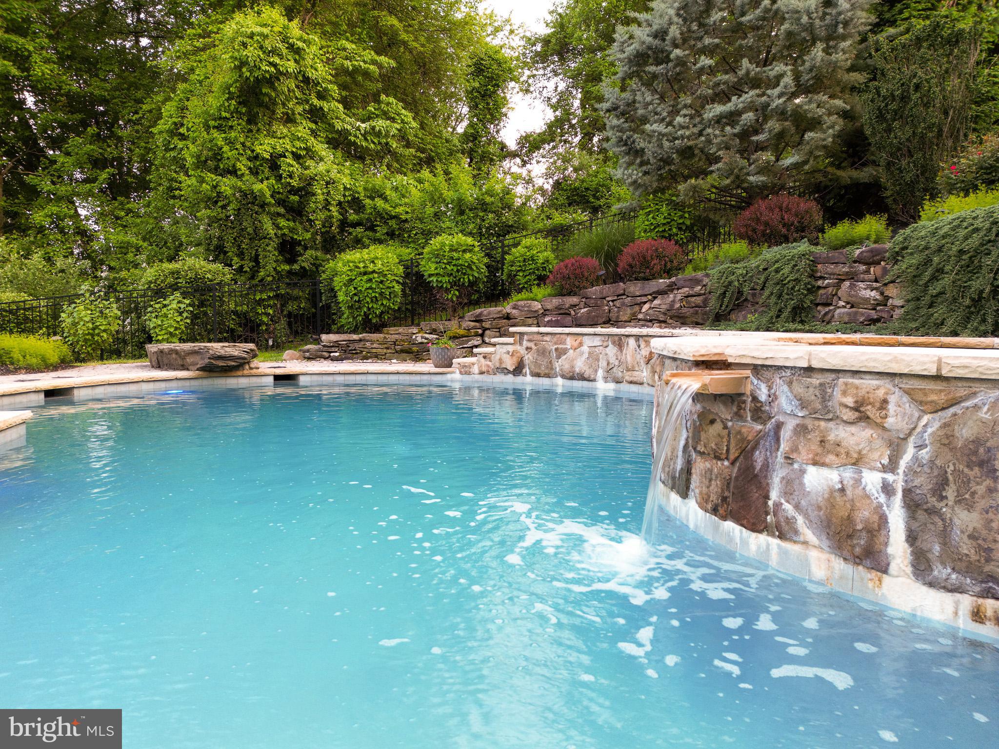 RIVER DOWNS - Residential