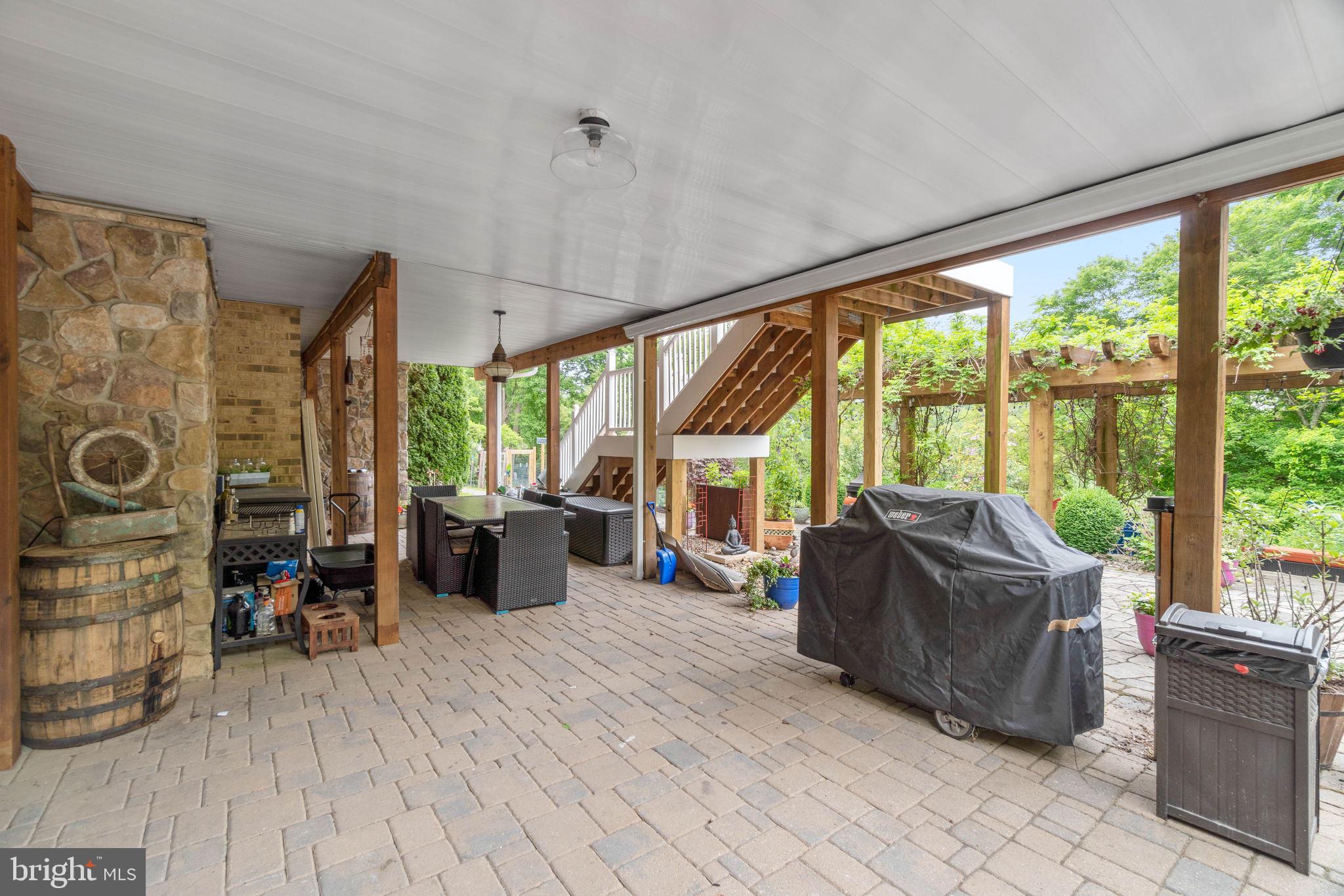 RIVER DOWNS - Residential