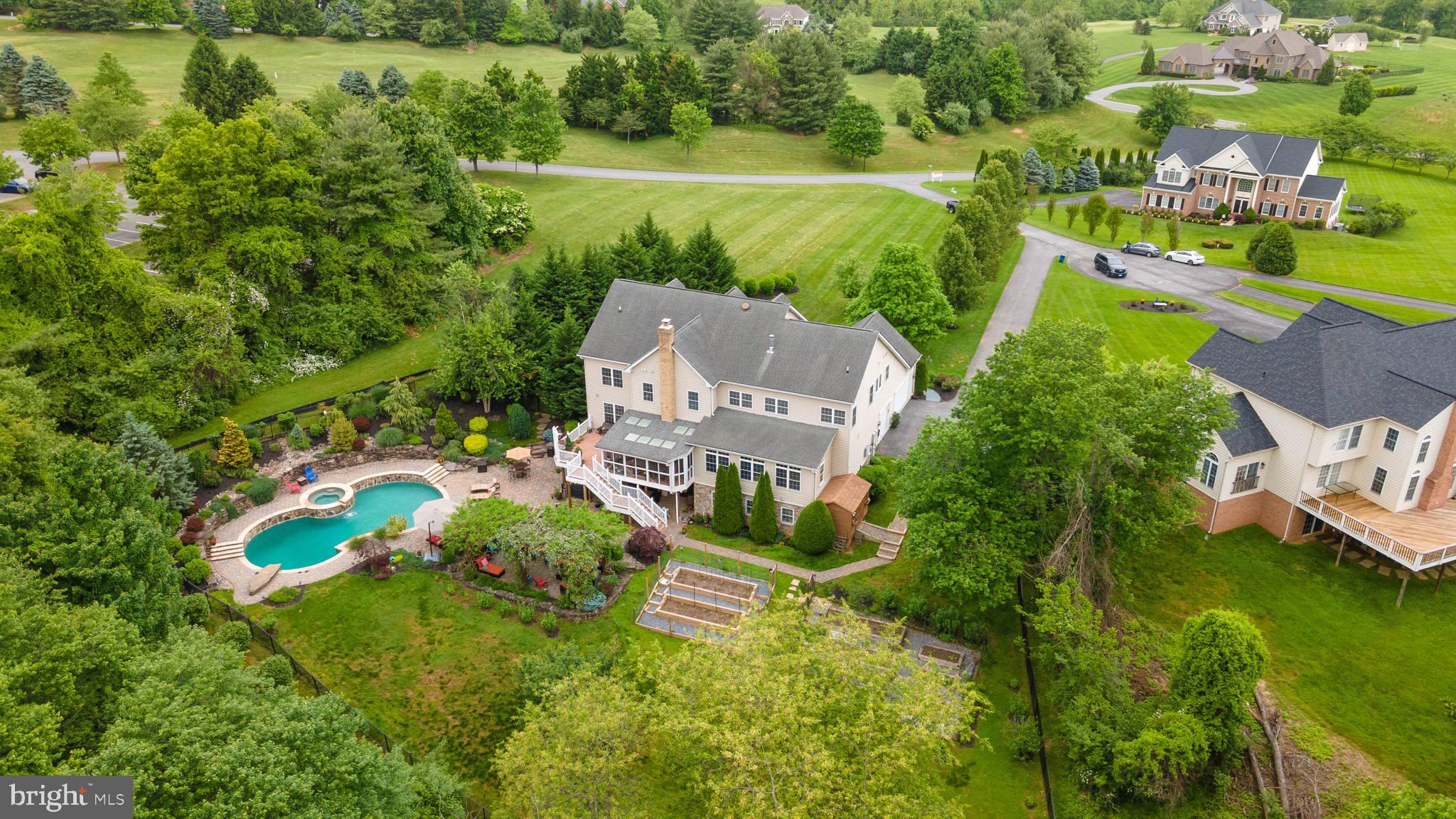 RIVER DOWNS - Residential