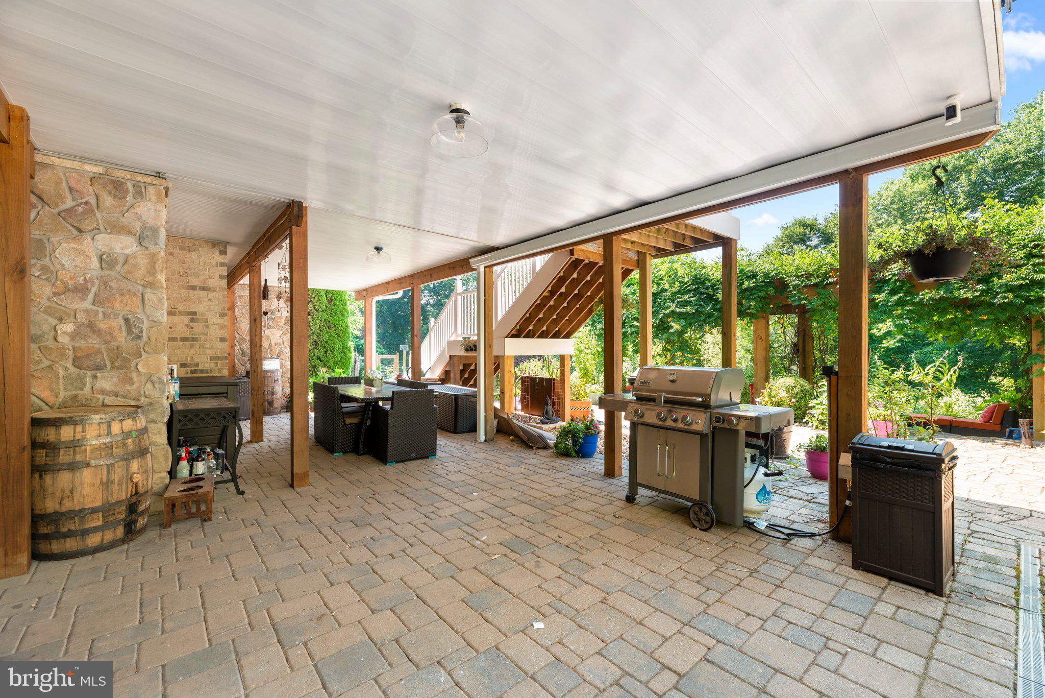 RIVER DOWNS - Residential