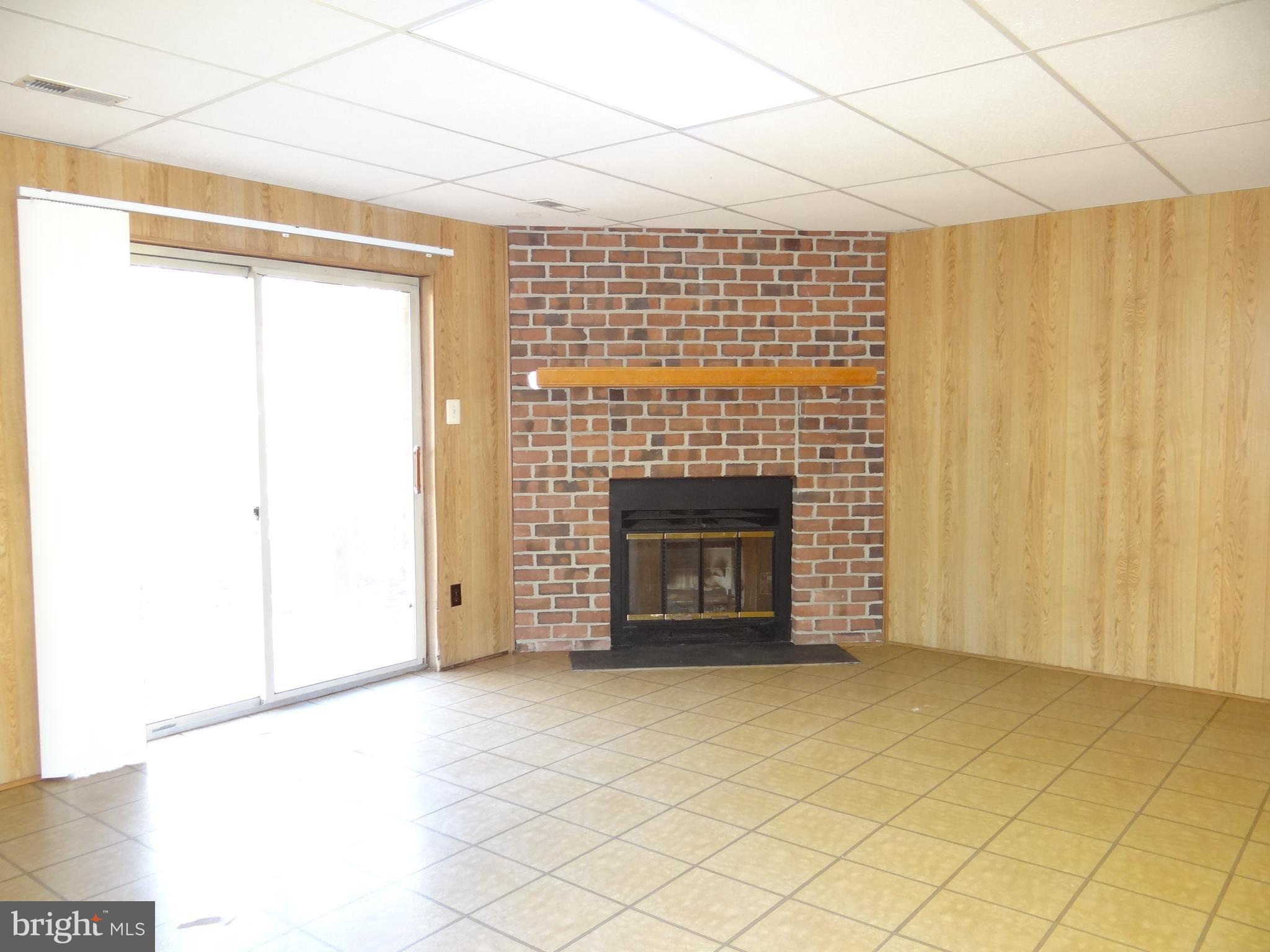 LOVETON FARMS - Residential Lease