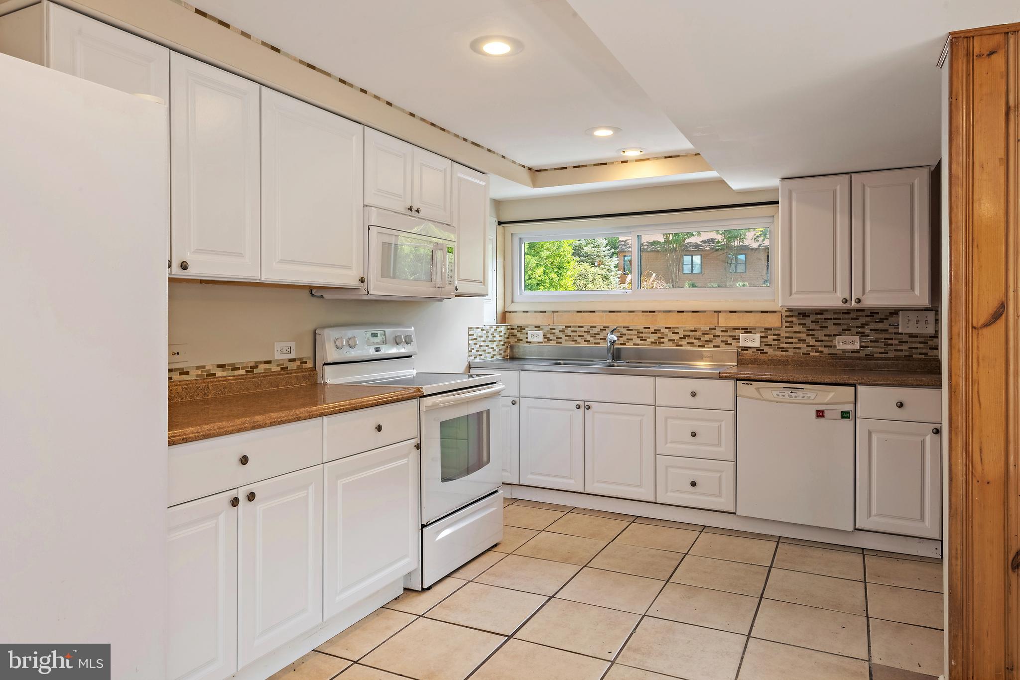 MANHATTAN BEACH - Residential Lease