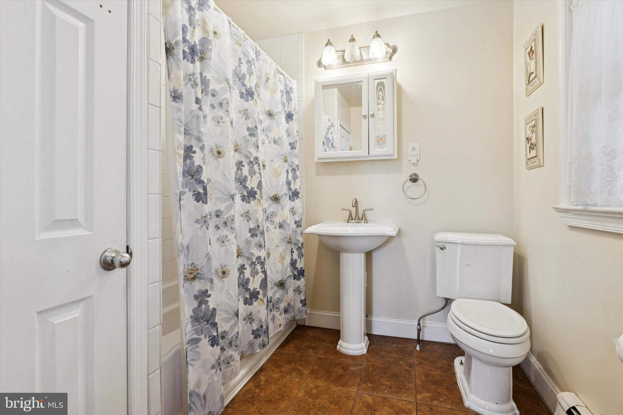 BALLINAHINCH - Residential