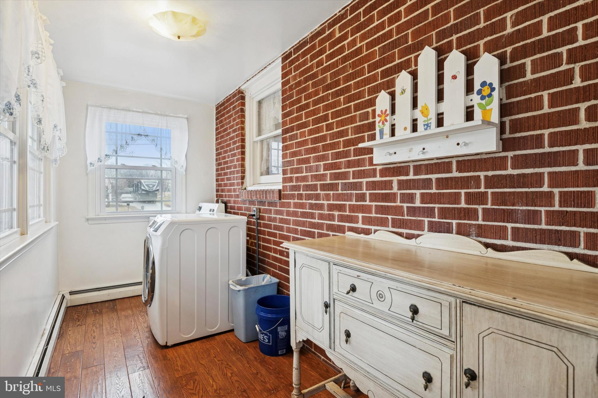 BALLINAHINCH - Residential