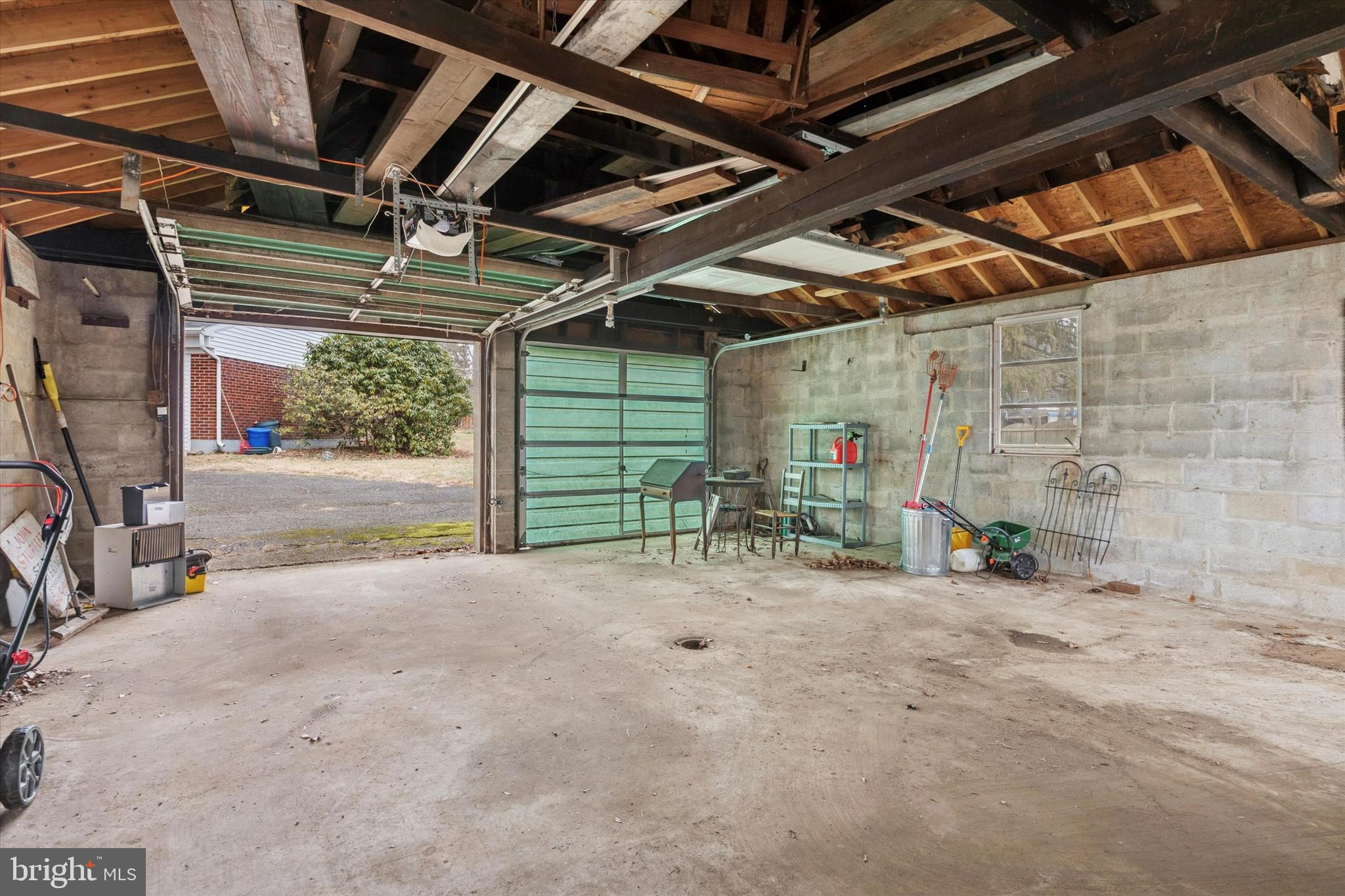 BALLINAHINCH - Residential