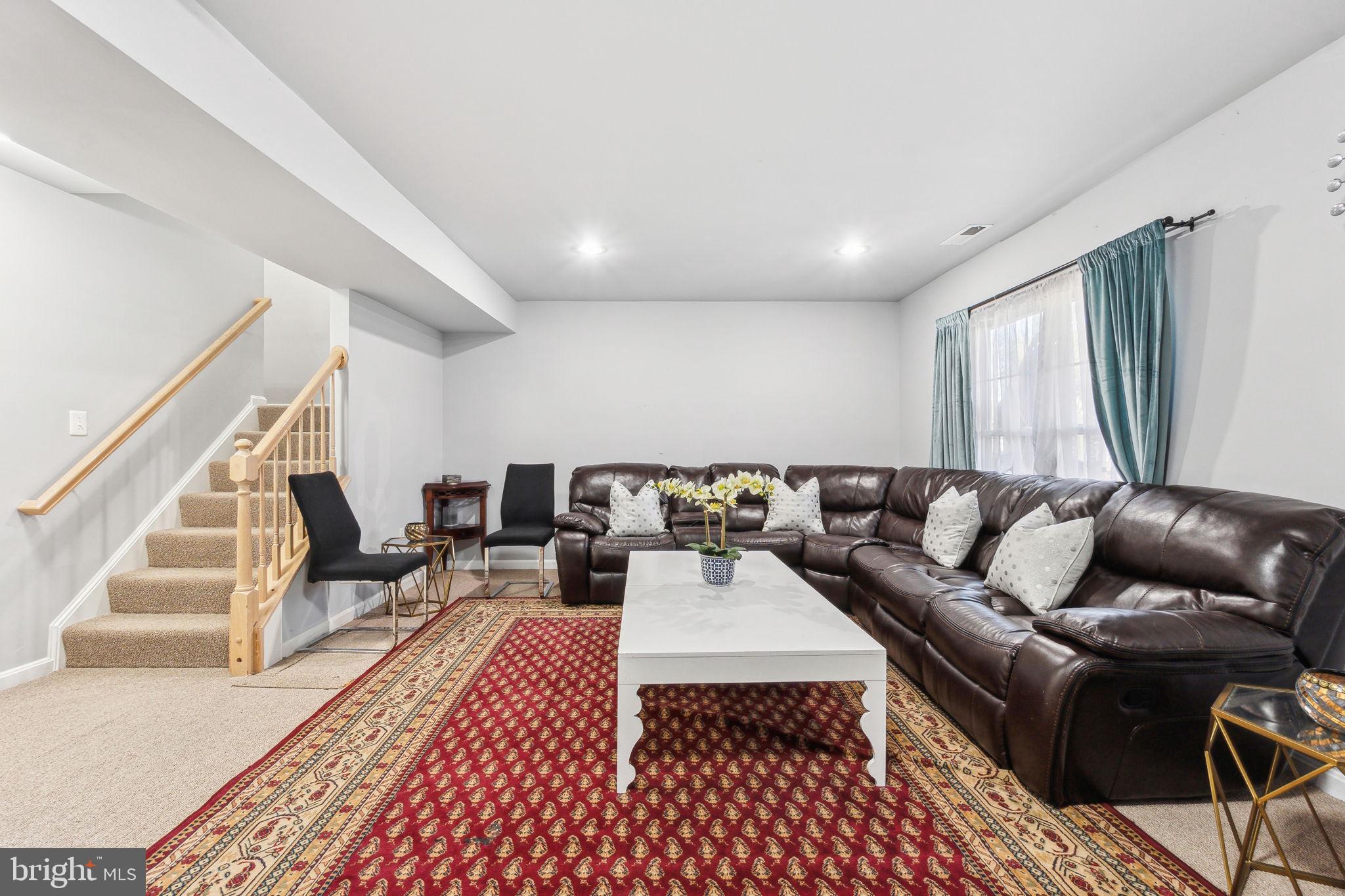 BLOOMS CROSSING - Residential