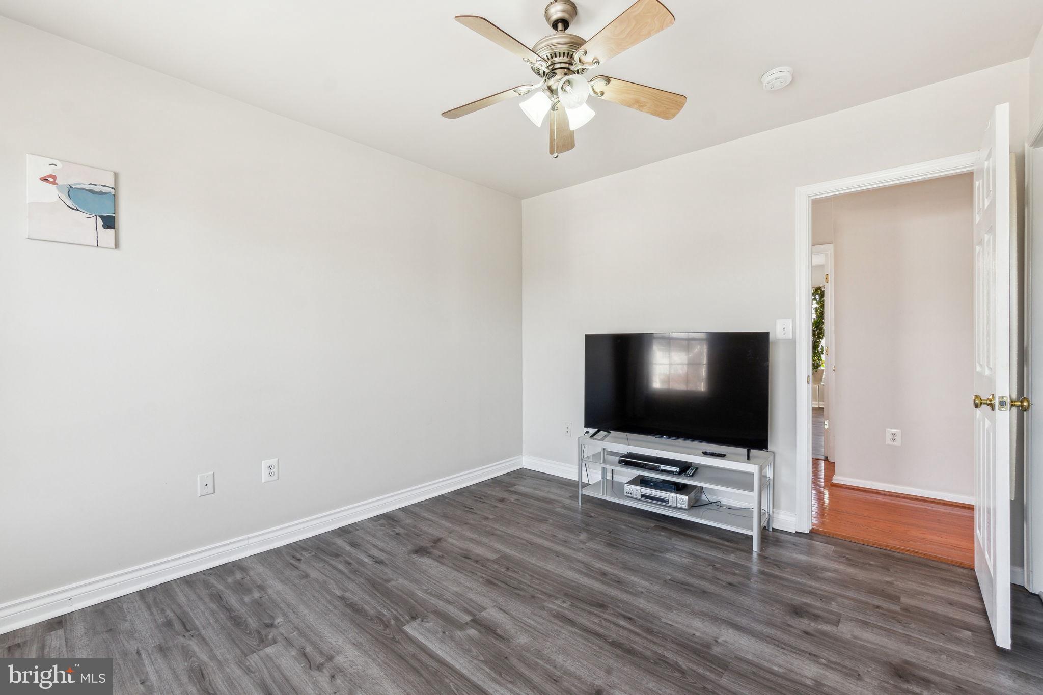 BLOOMS CROSSING - Residential