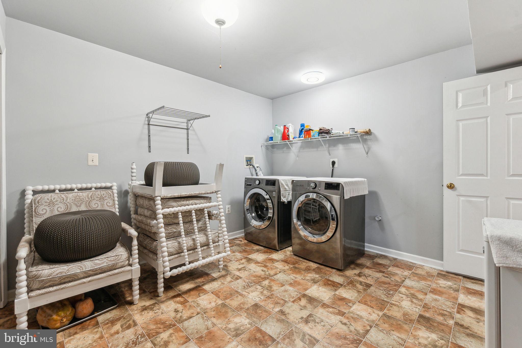 BLOOMS CROSSING - Residential