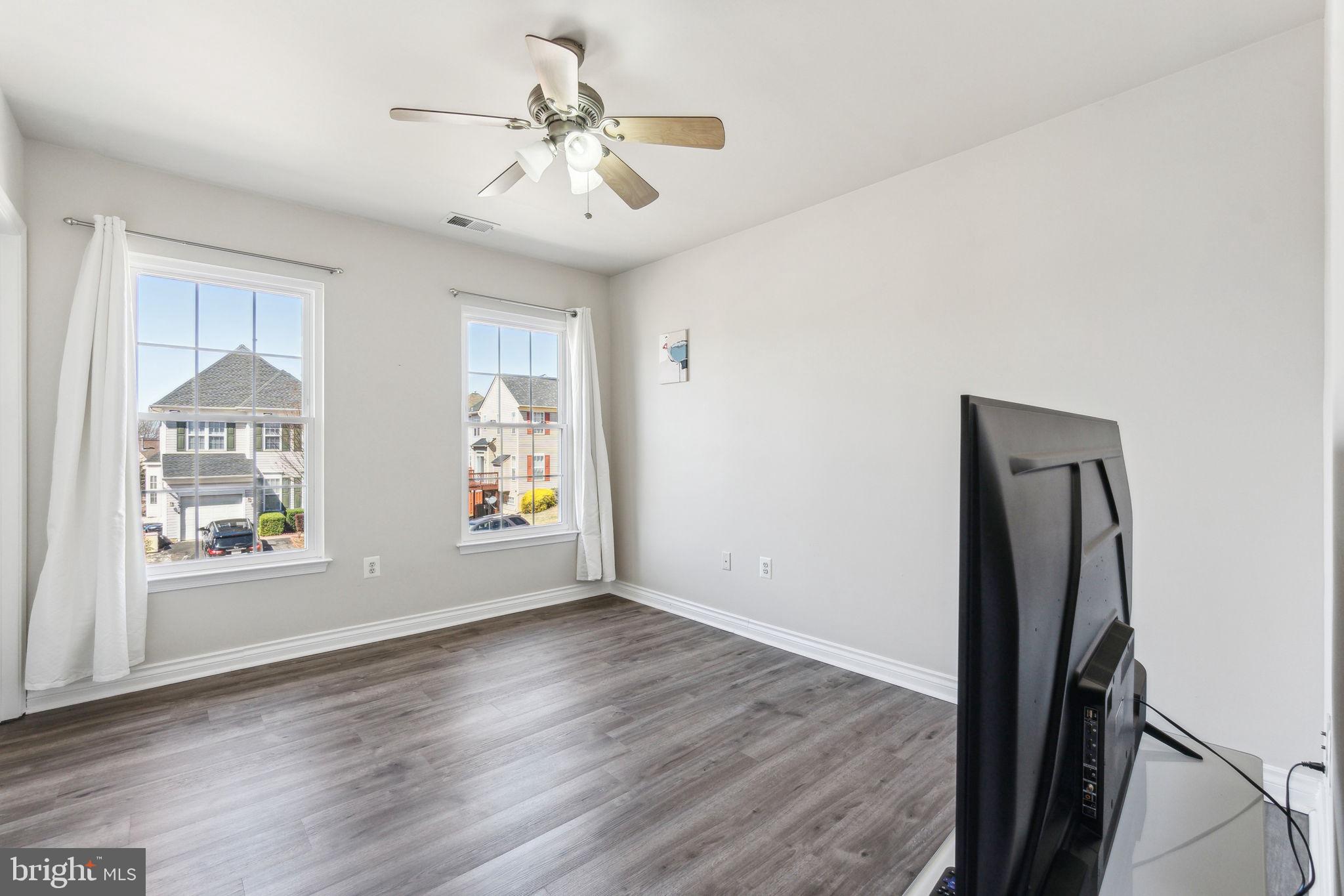 BLOOMS CROSSING - Residential