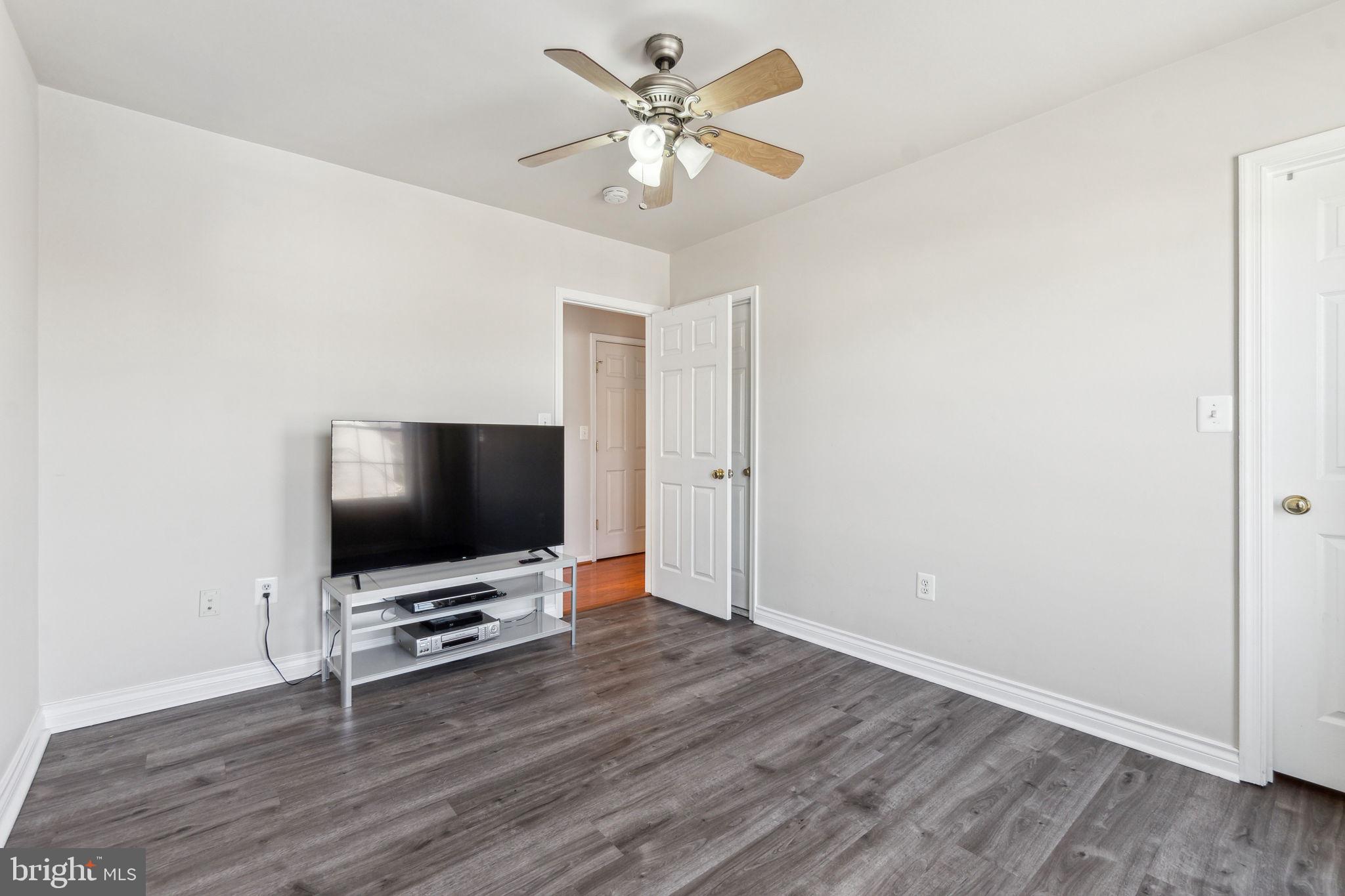 BLOOMS CROSSING - Residential