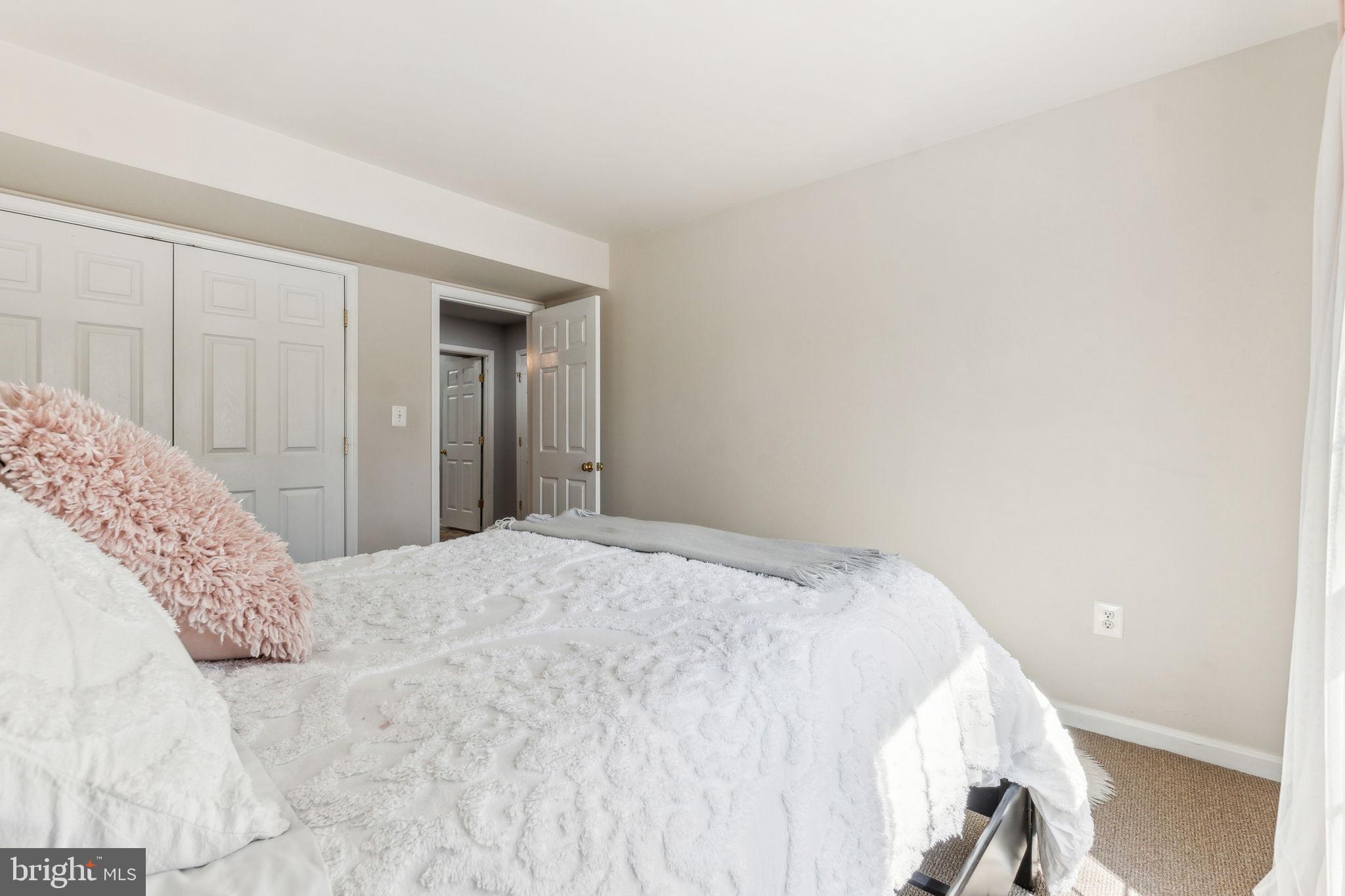 BLOOMS CROSSING - Residential