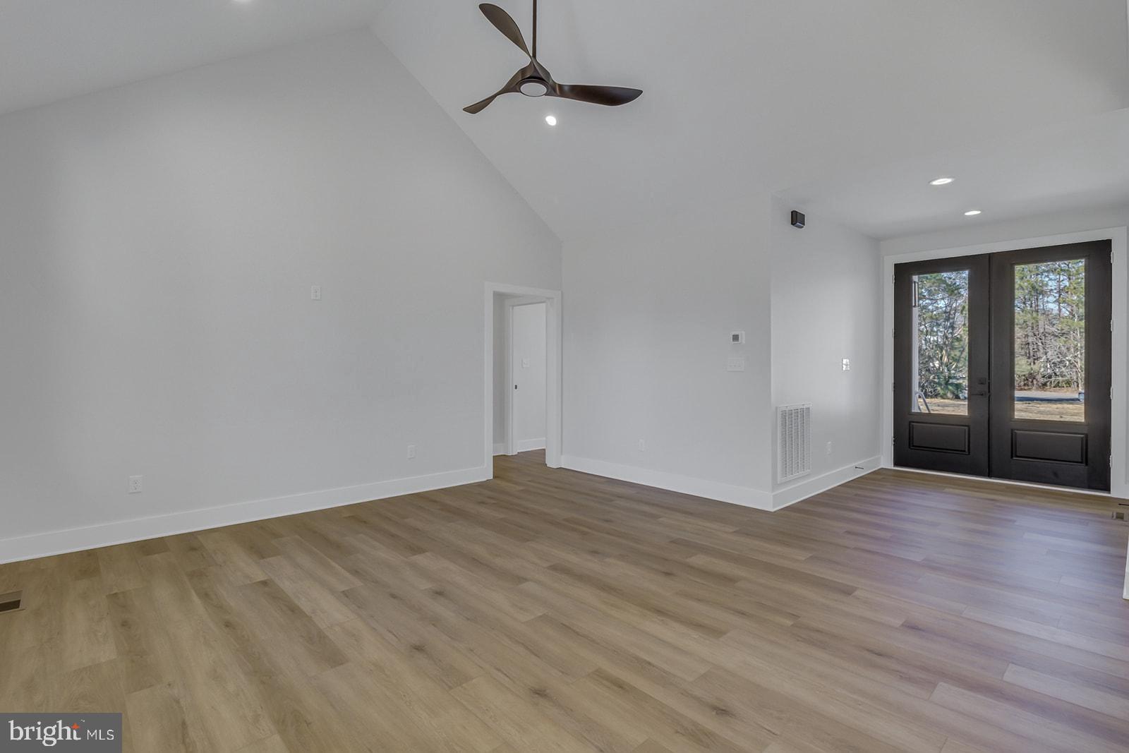 CHESAPEAKE HARBOR - Residential