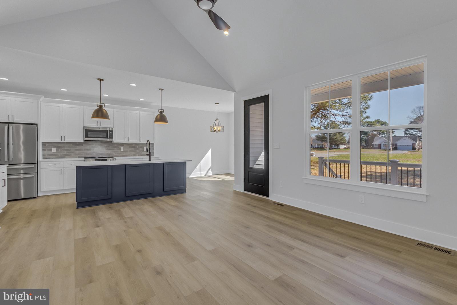 CHESAPEAKE HARBOR - Residential